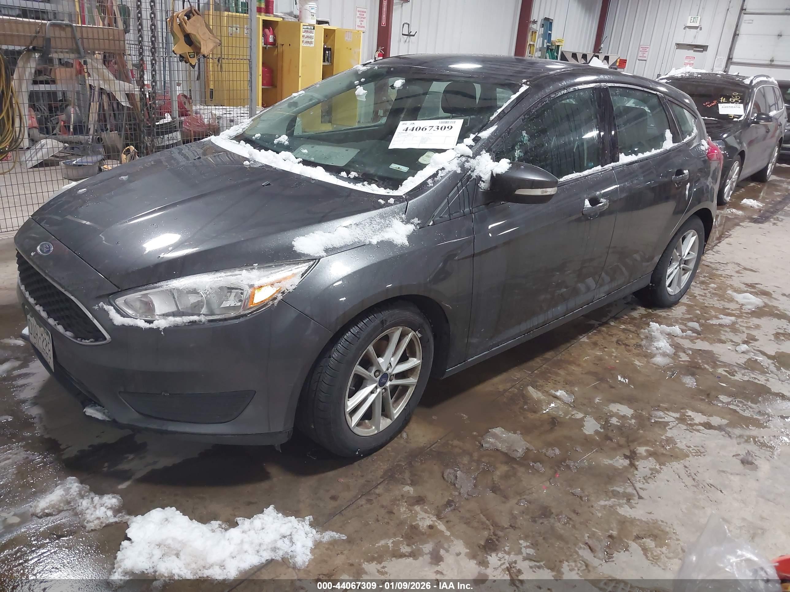 FORD FOCUS image 2