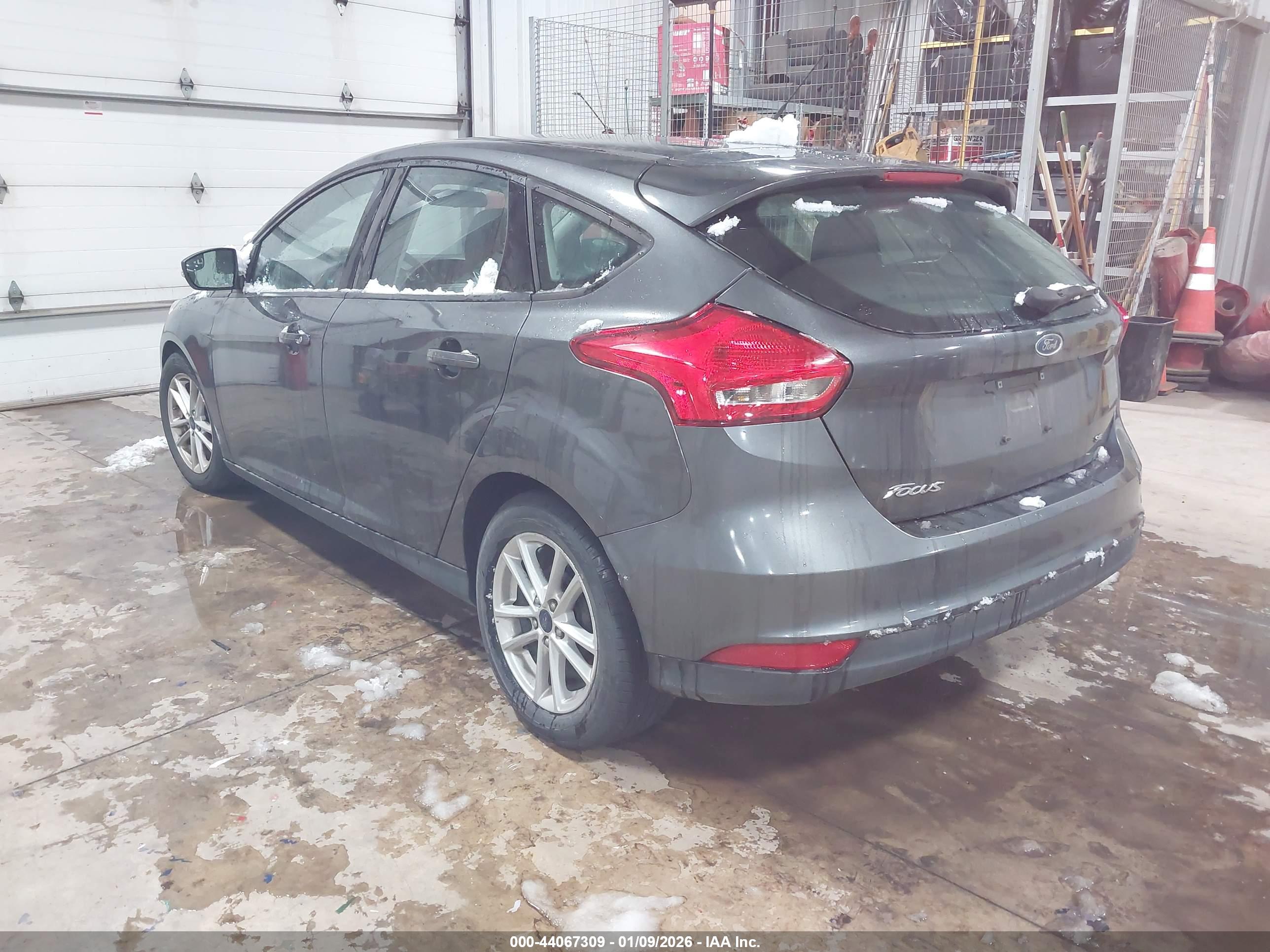 FORD FOCUS image 3