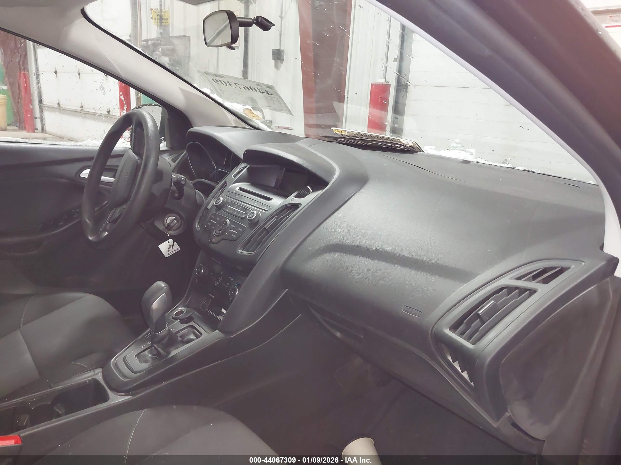 FORD FOCUS image 5