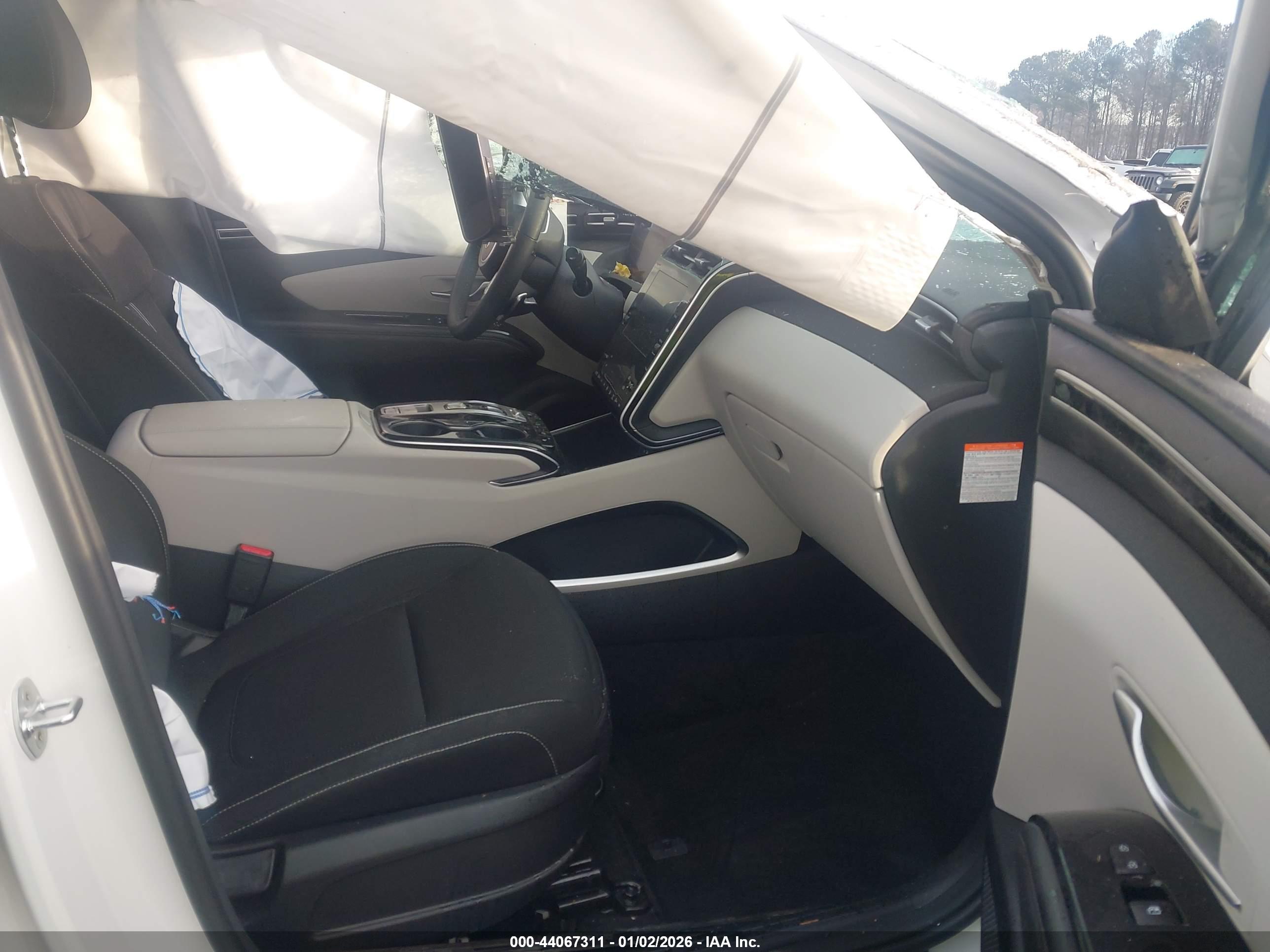HYUNDAI TUCSON image 5