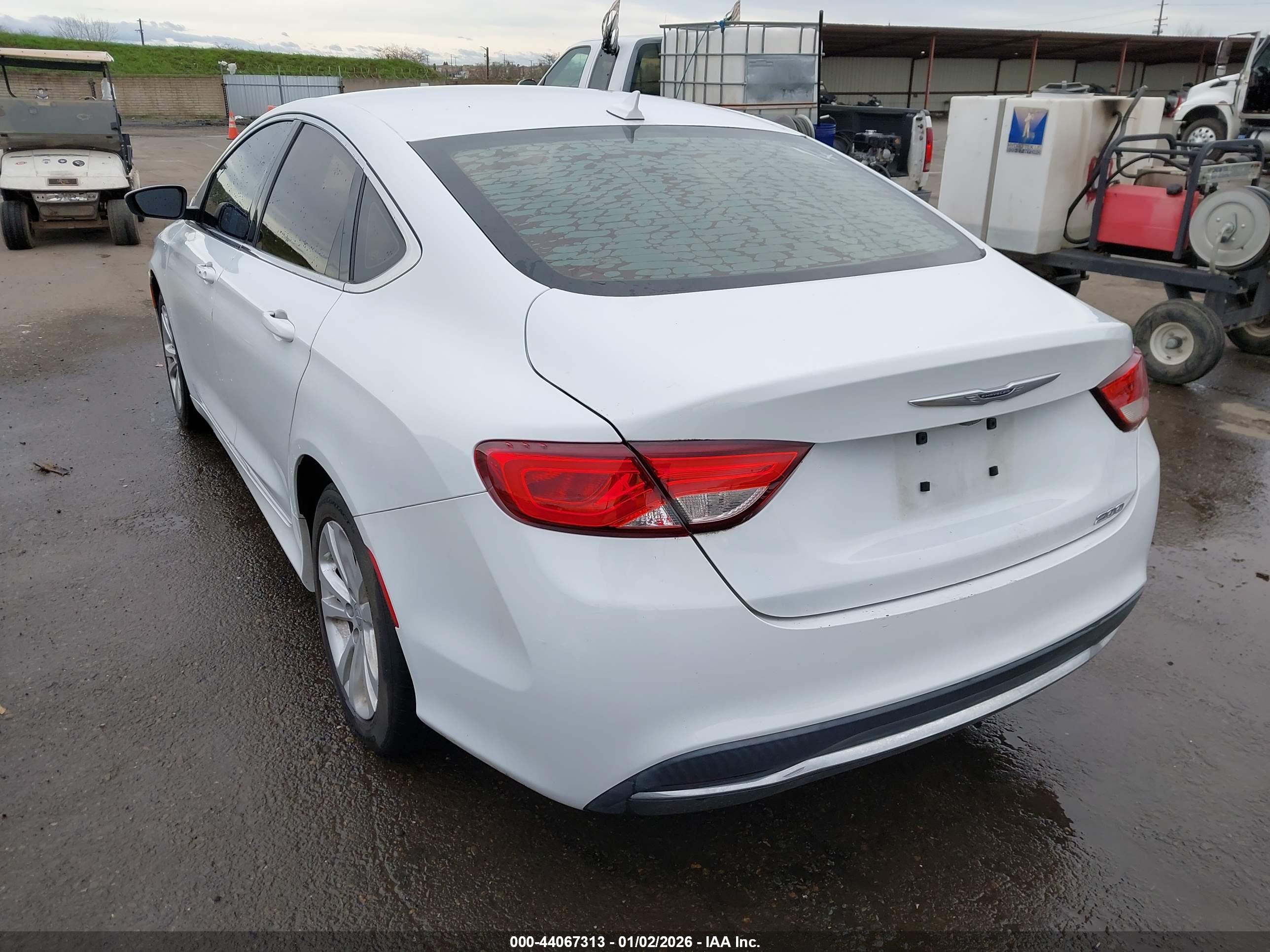 CHRYSLER 200 image 3