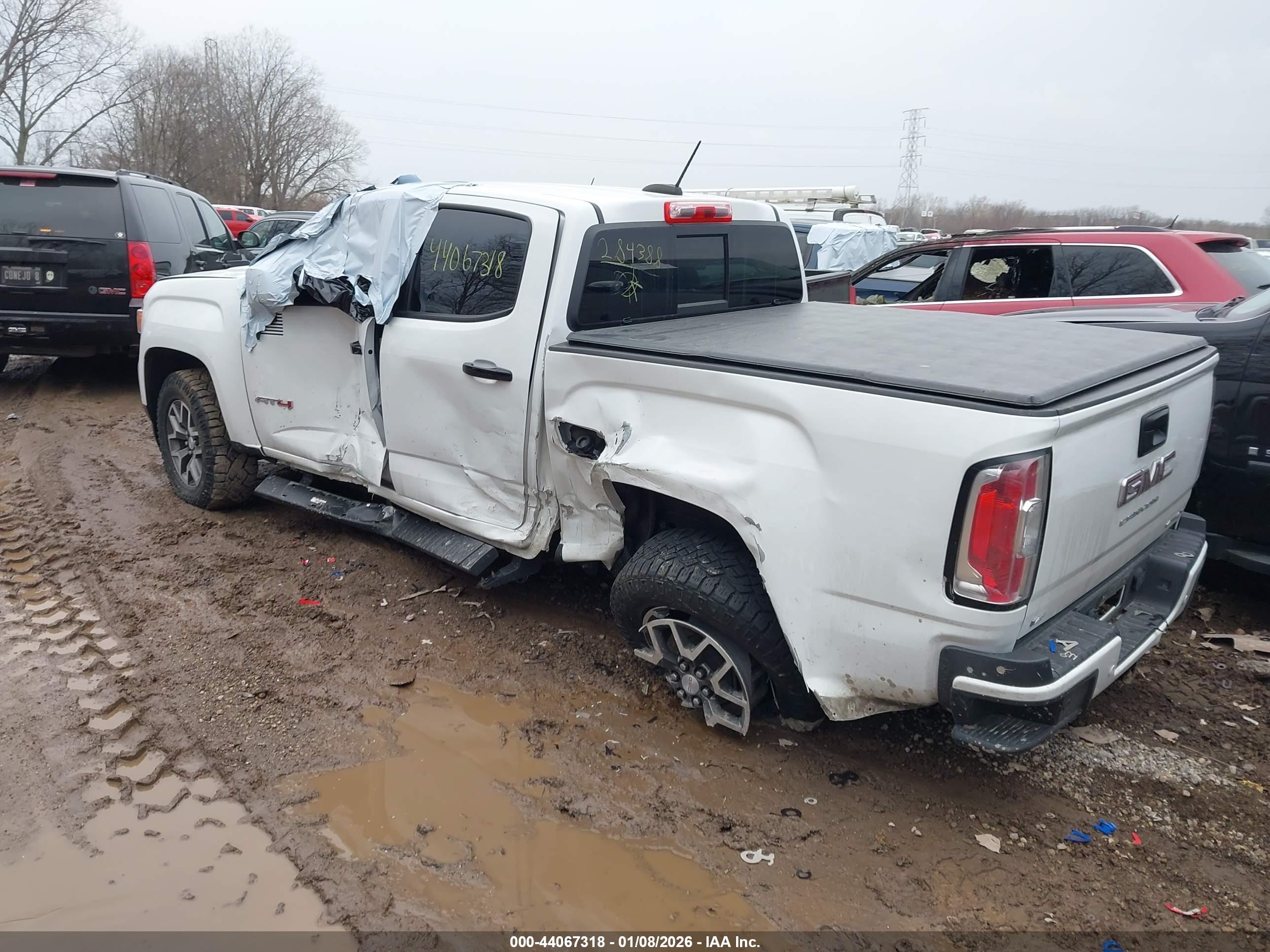 GMC CANYON image 3