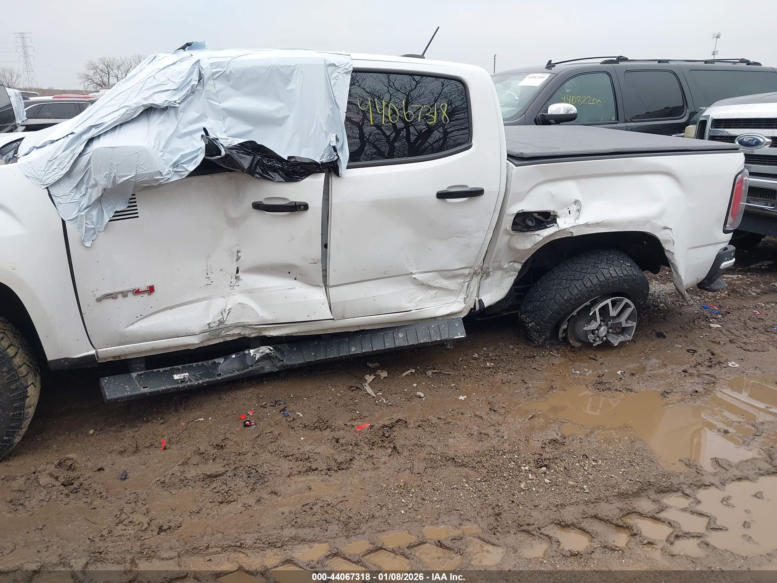 GMC CANYON image 6