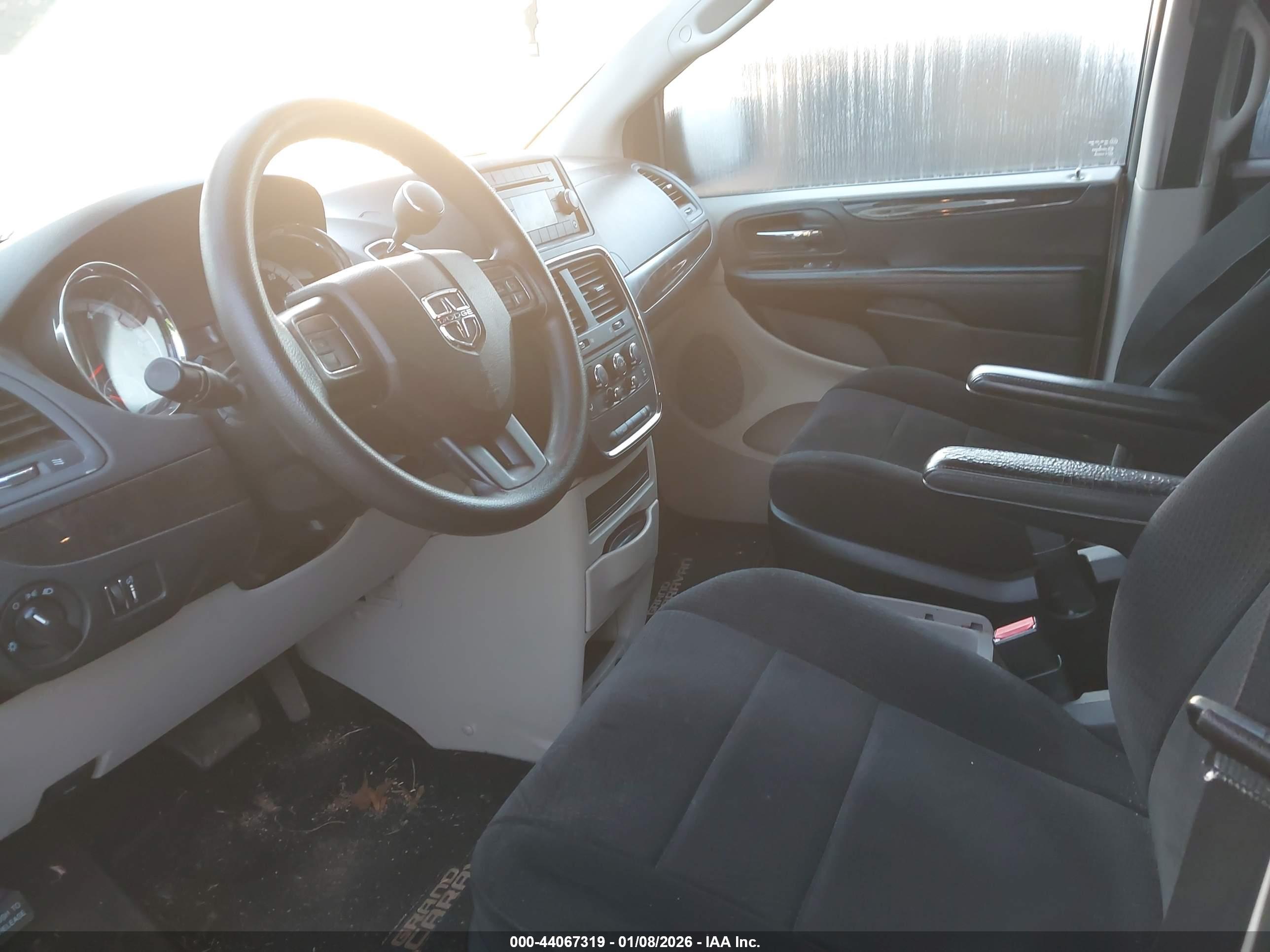 DODGE GRAND image 5