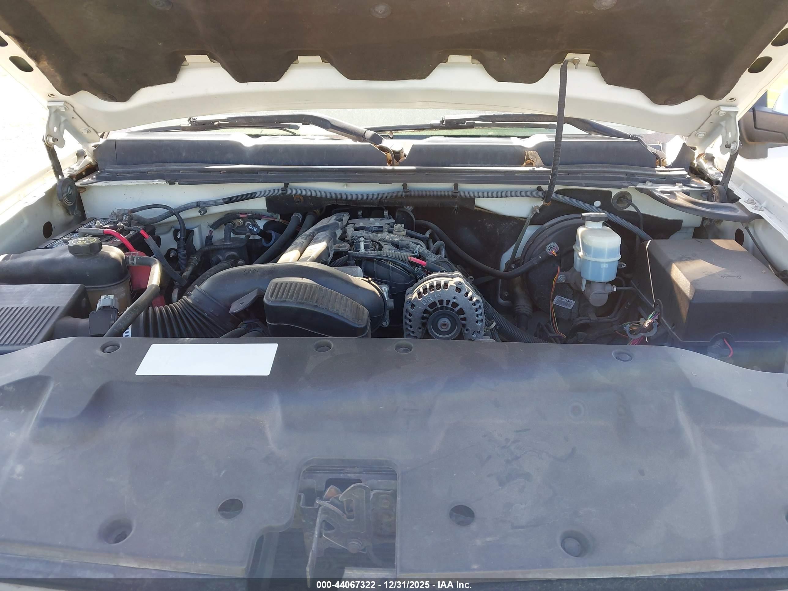 CHEVROLET SILVERADO image 10