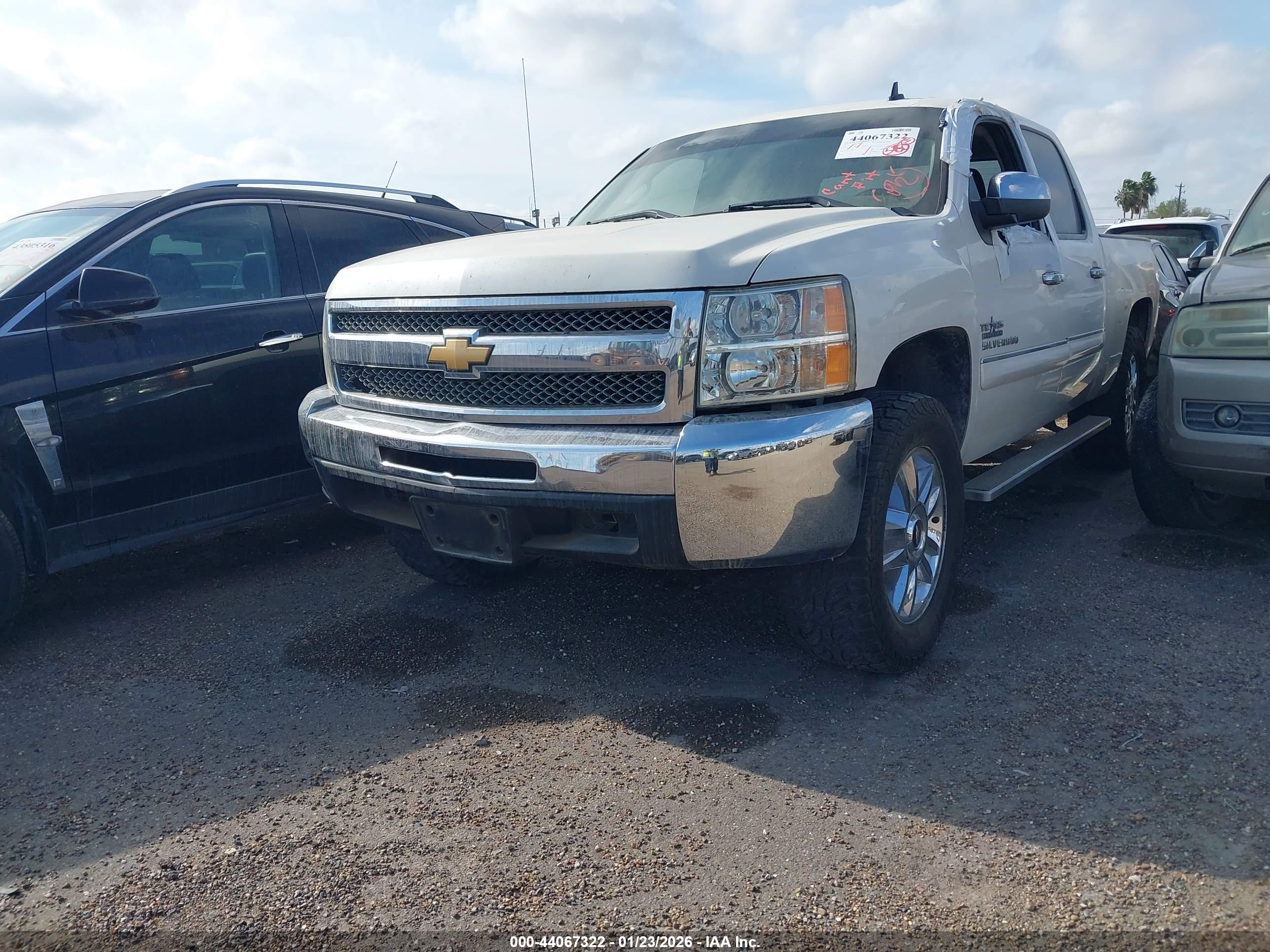 CHEVROLET SILVERADO image 2