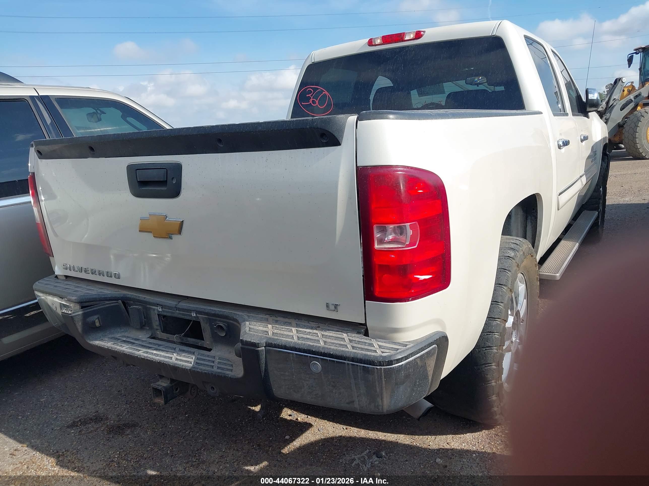 CHEVROLET SILVERADO image 4