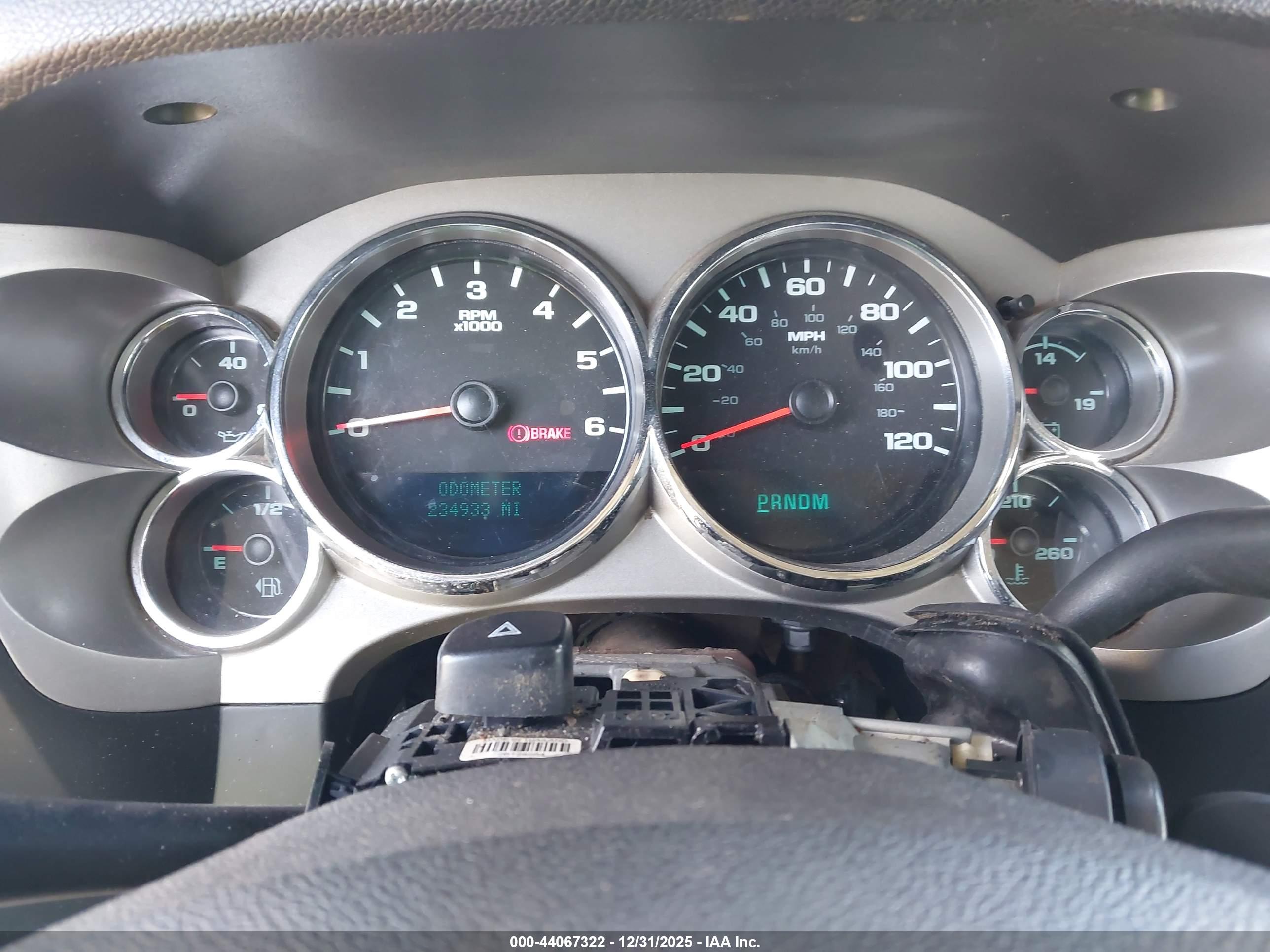 CHEVROLET SILVERADO image 7