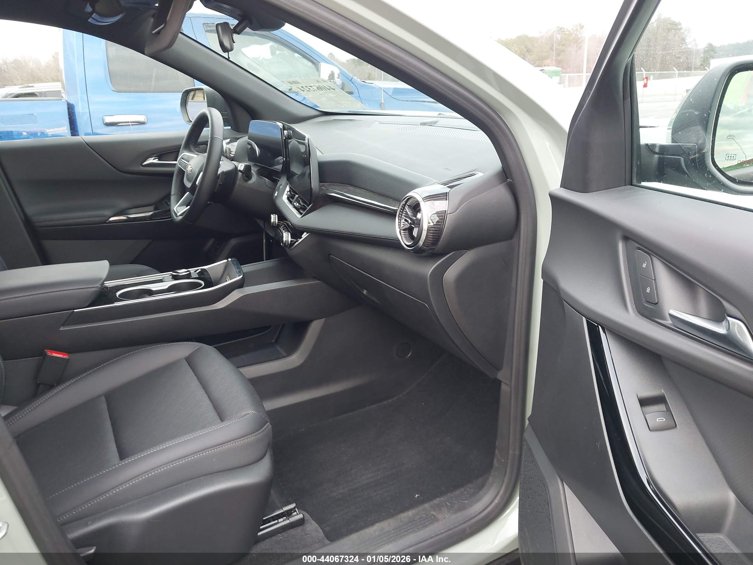 CHEVROLET EQUINOX image 5