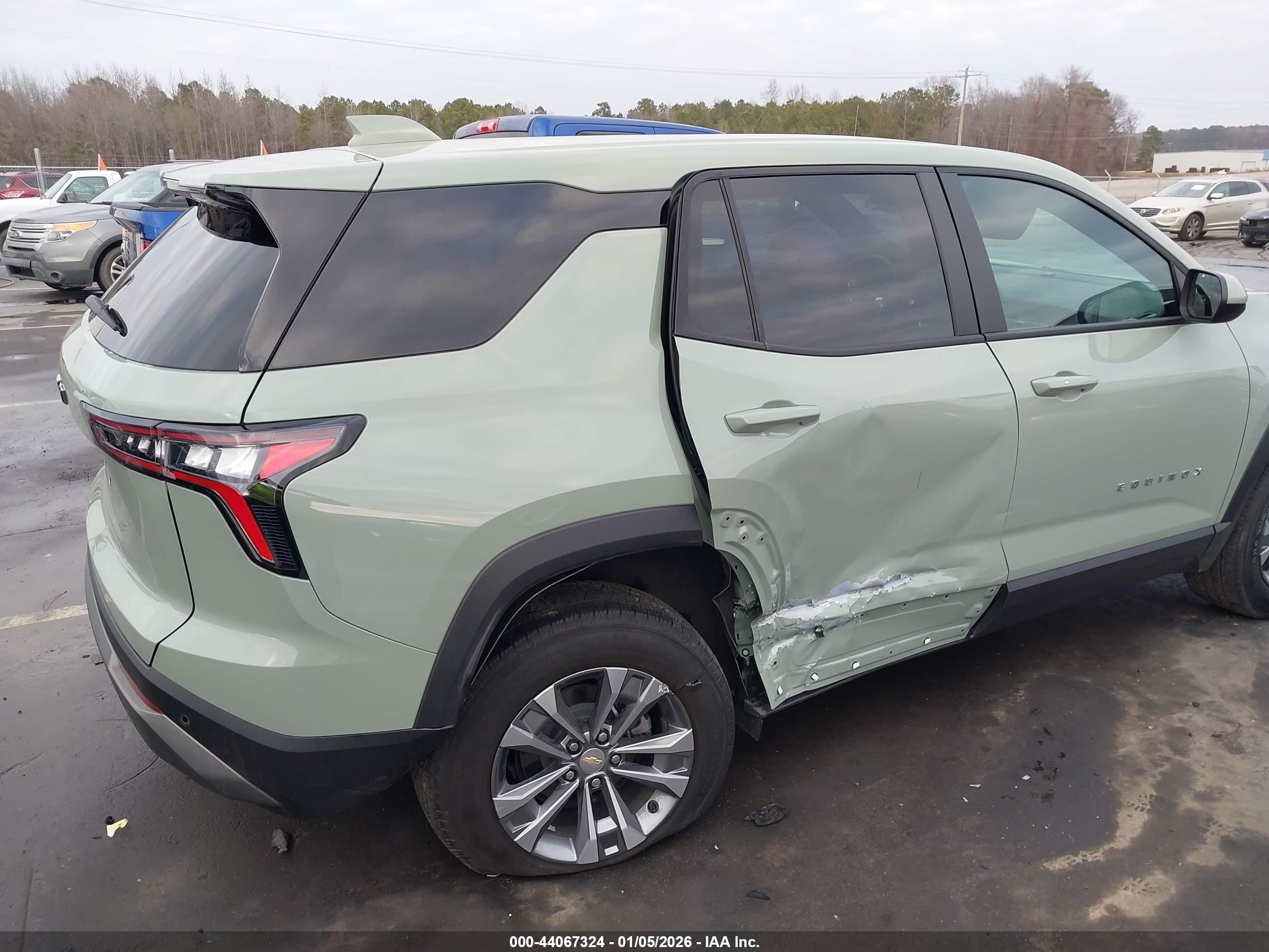 CHEVROLET EQUINOX image 6
