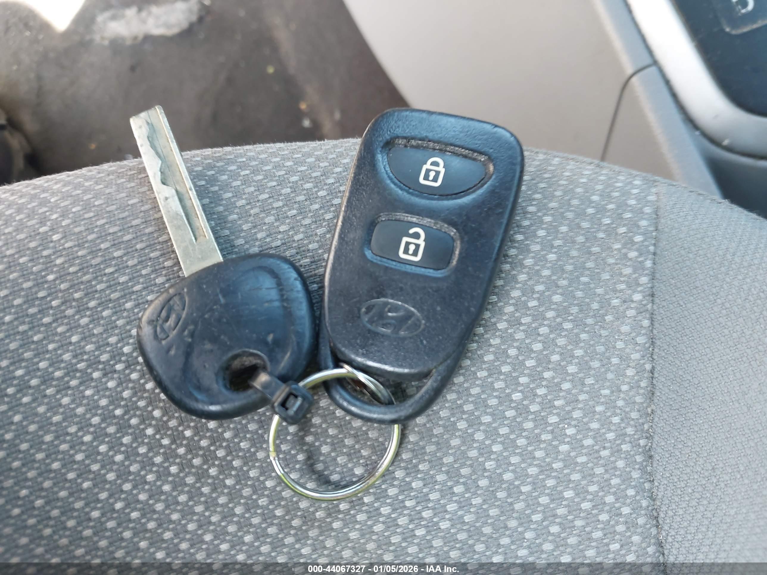 HYUNDAI ACCENT image 11