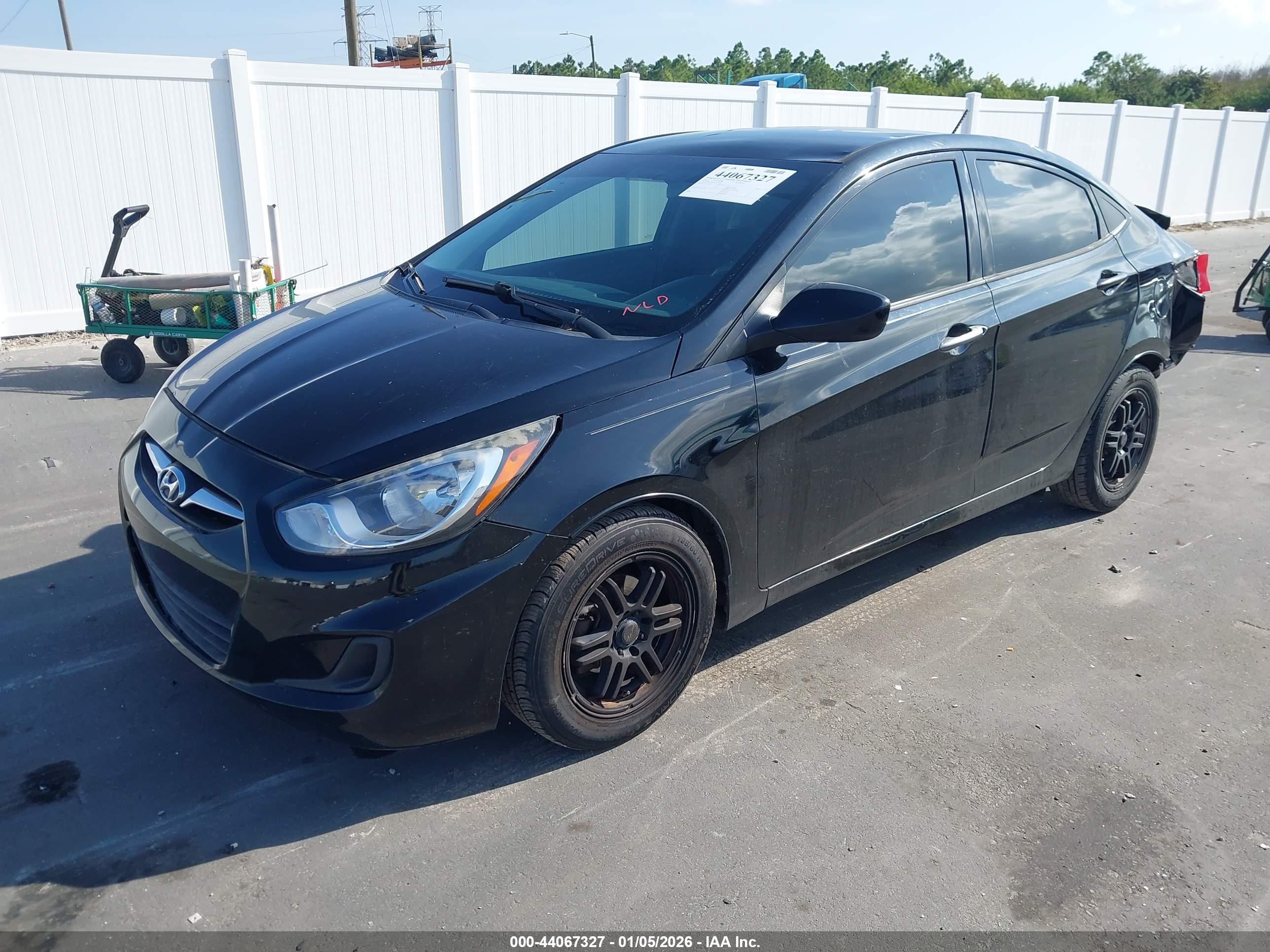 HYUNDAI ACCENT image 2