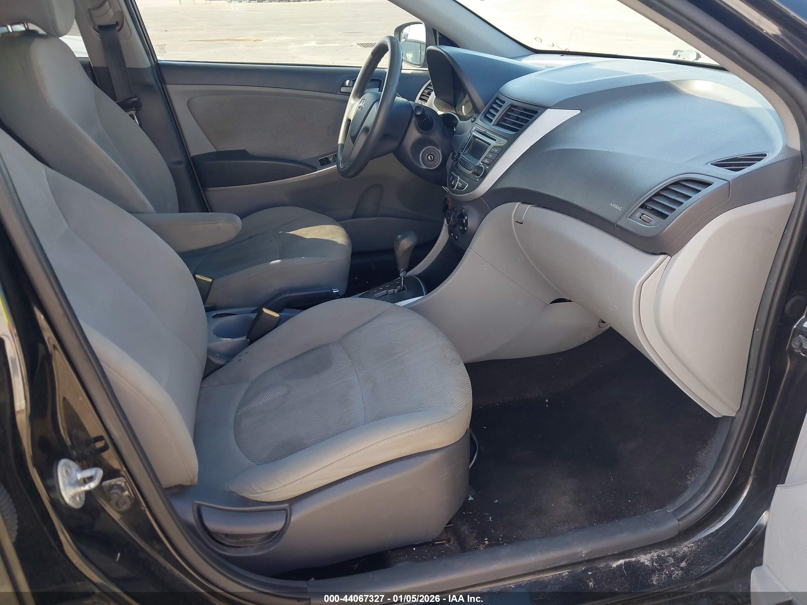 HYUNDAI ACCENT image 5