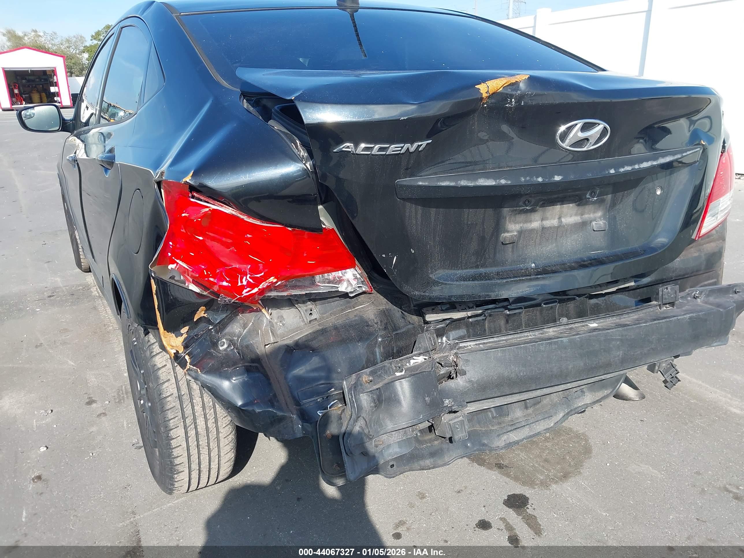 HYUNDAI ACCENT image 6