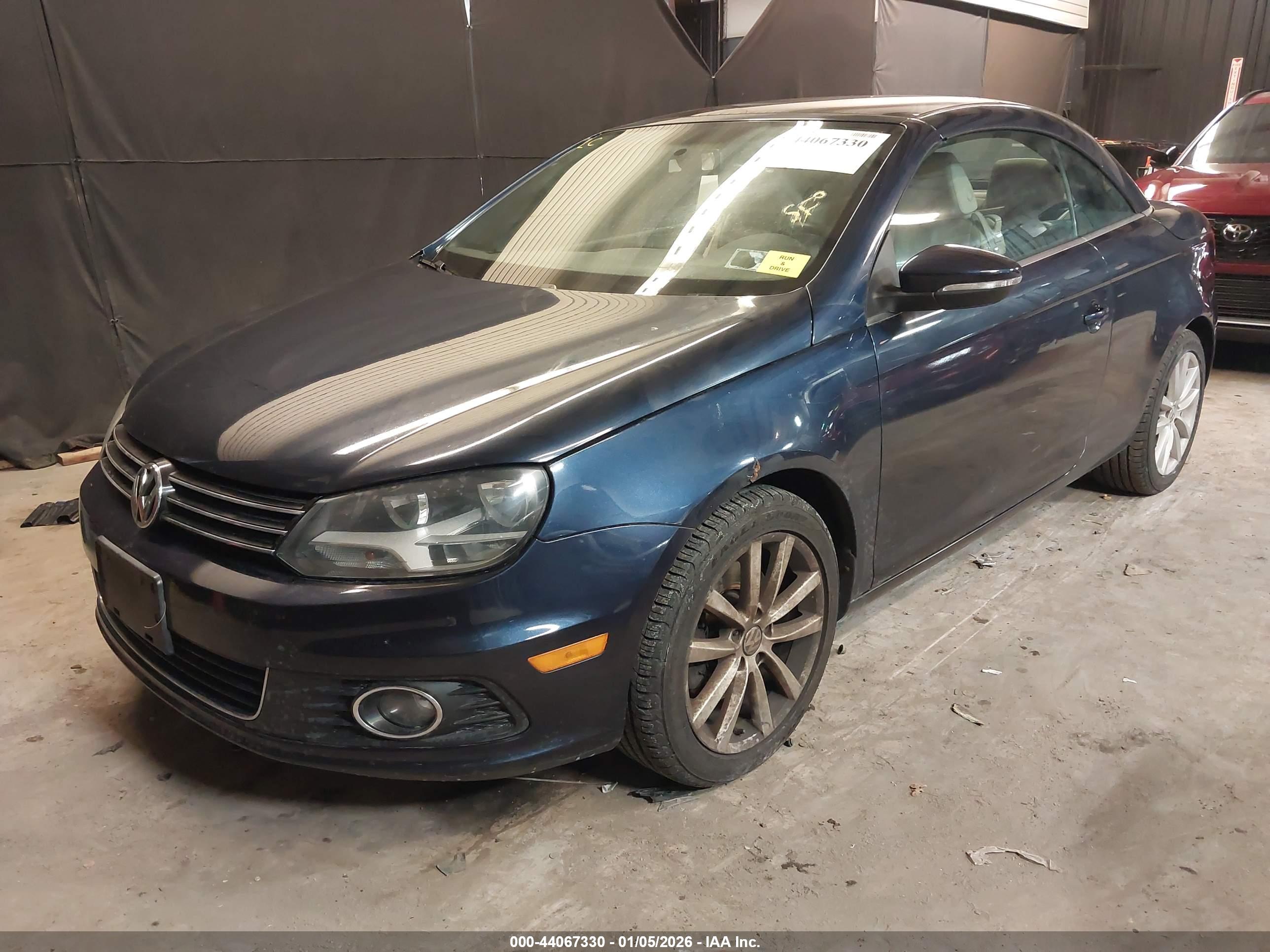 VOLKSWAGEN EOS image 2