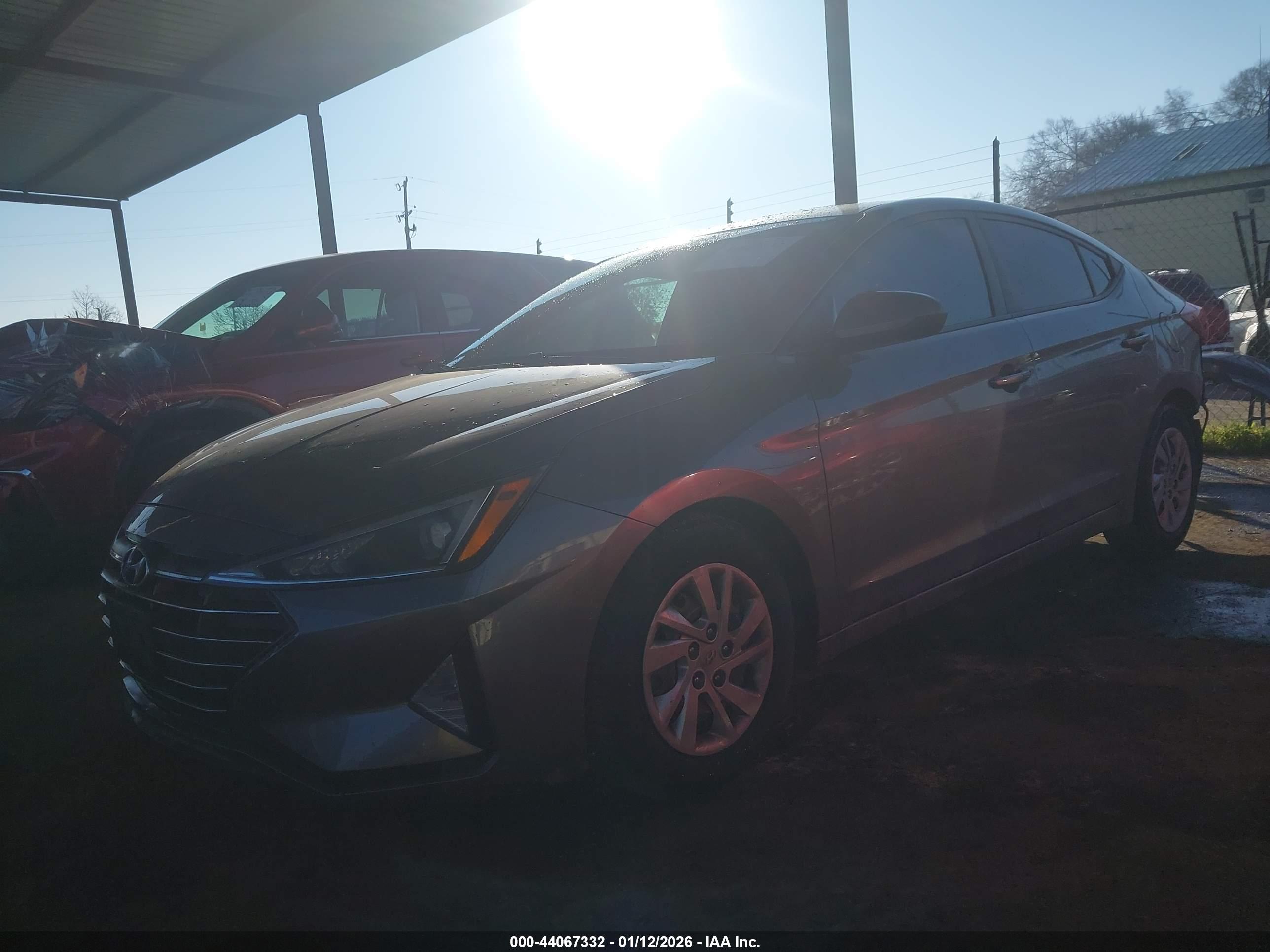 HYUNDAI ELANTRA image 2
