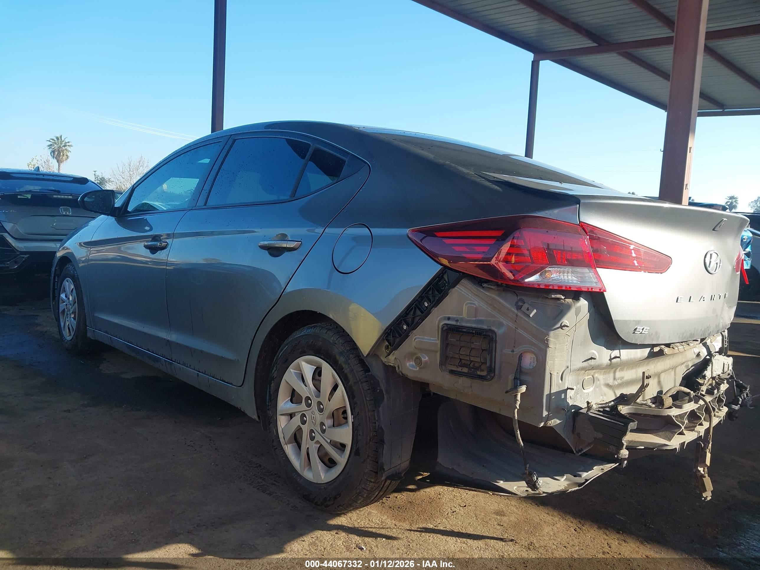 HYUNDAI ELANTRA image 3