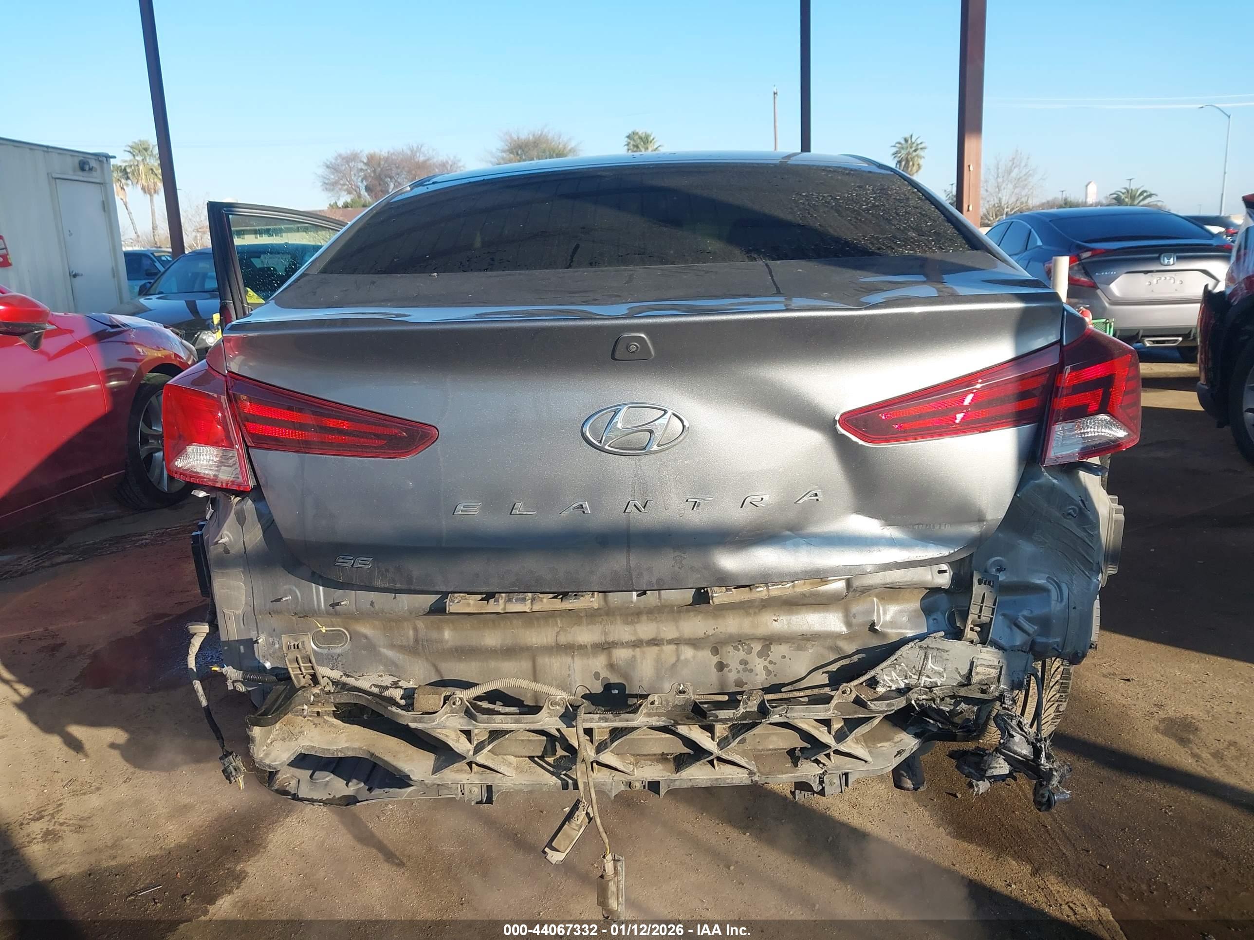 HYUNDAI ELANTRA image 6