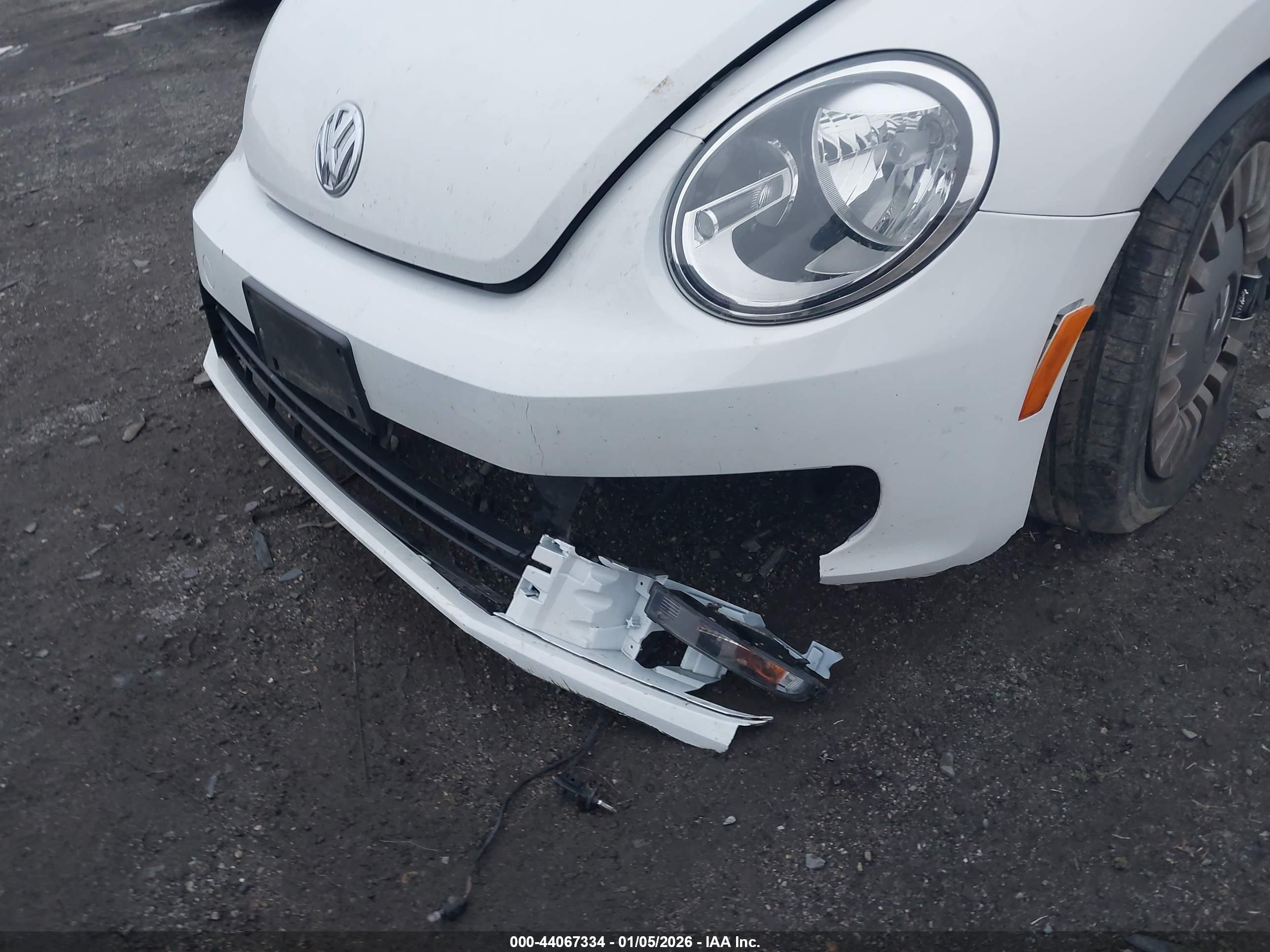 VOLKSWAGEN BEETLE image 6