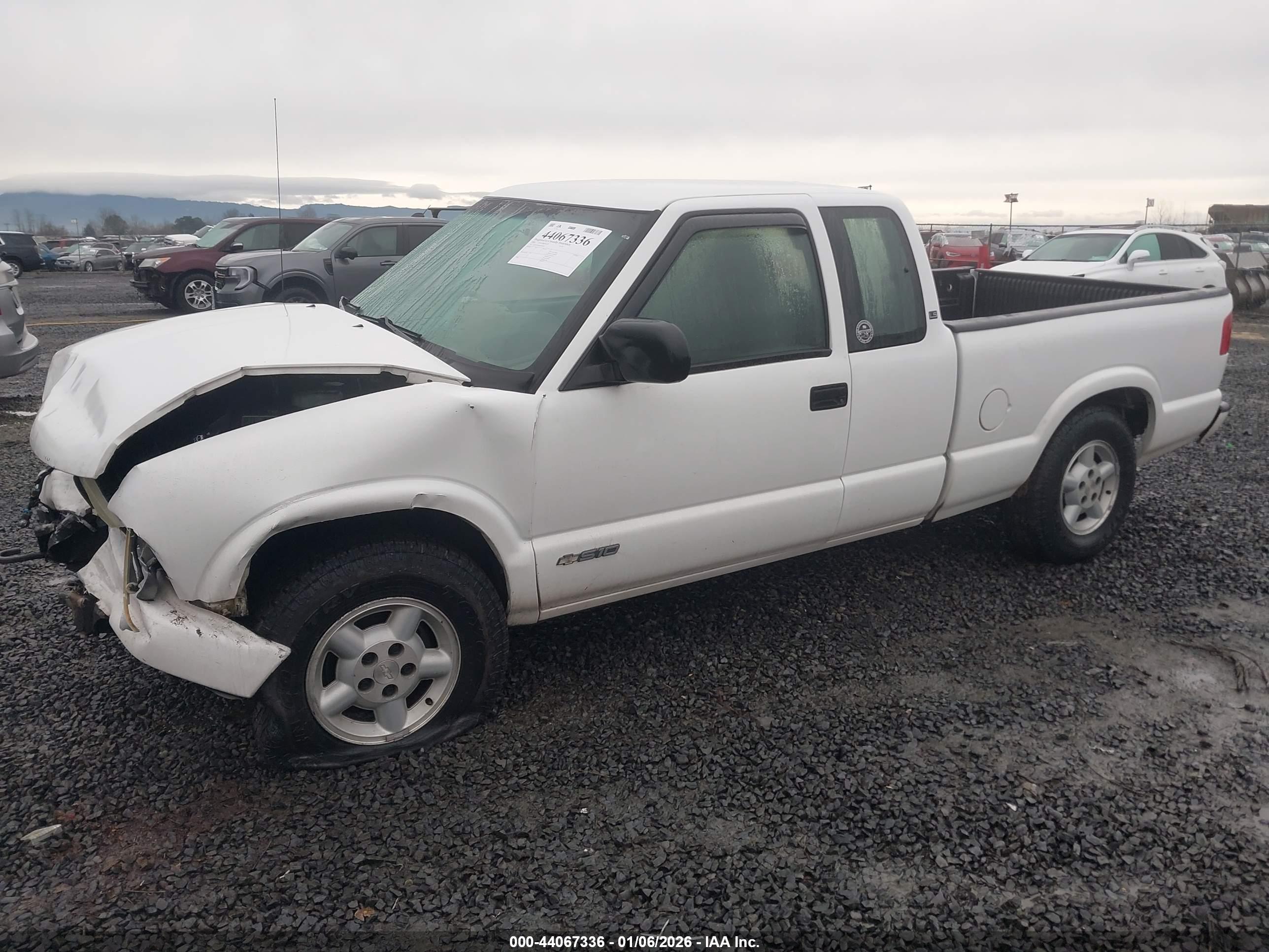 CHEVROLET S-10 image 2