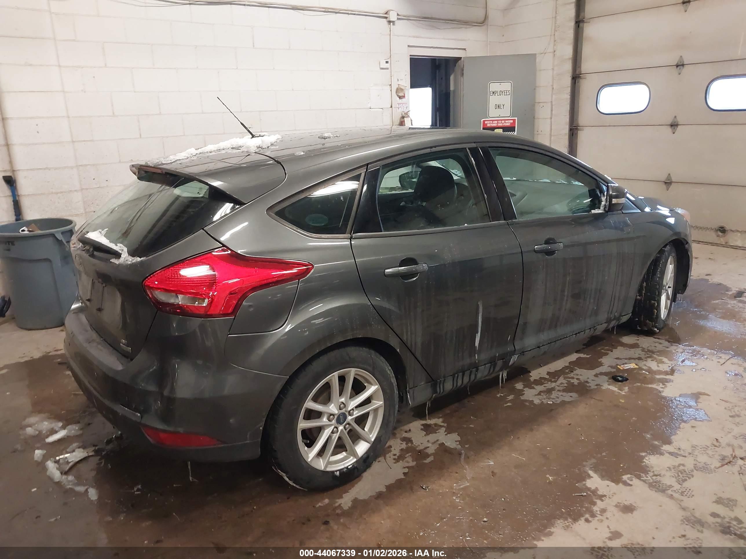 FORD FOCUS image 4