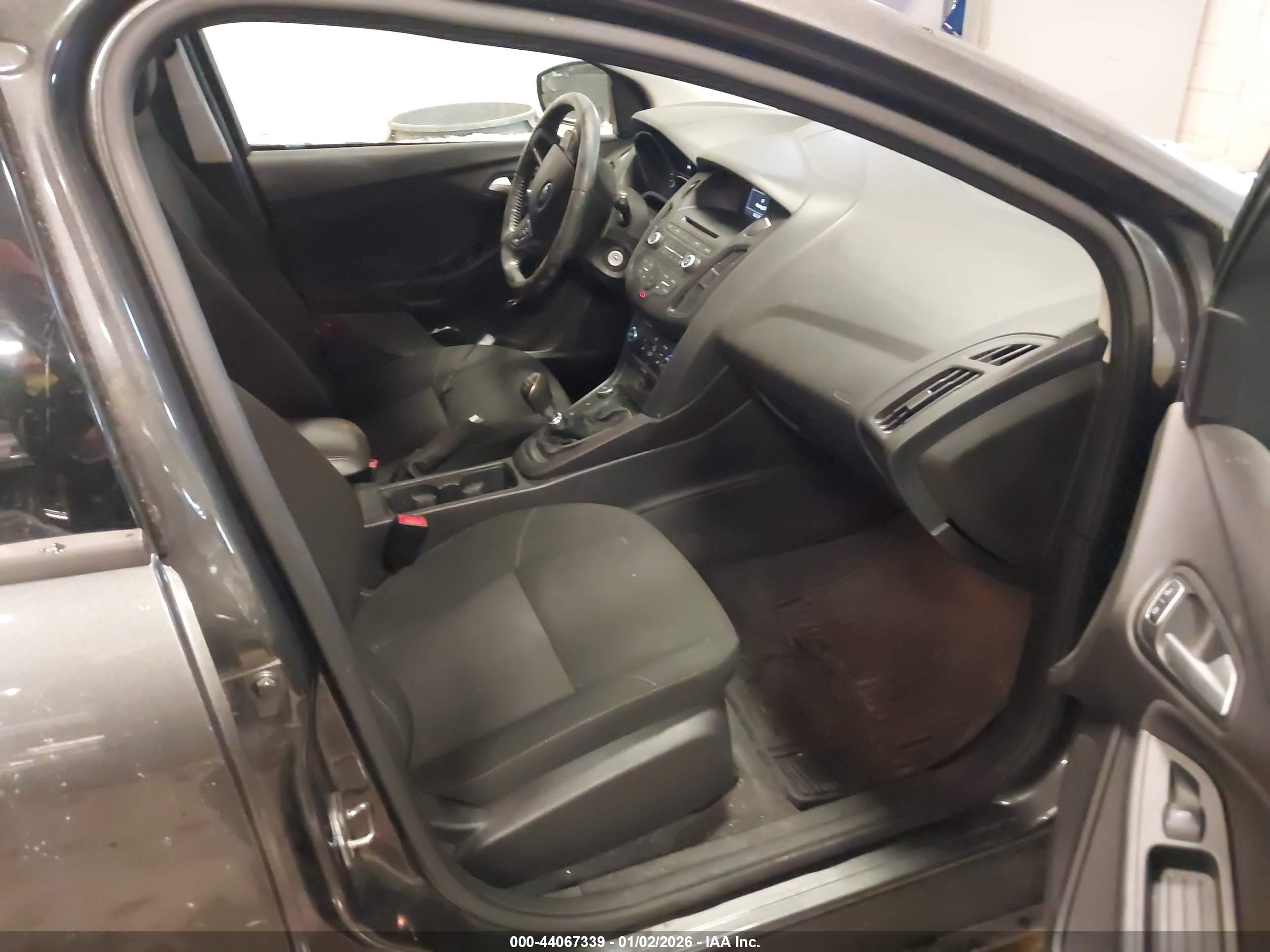FORD FOCUS image 5