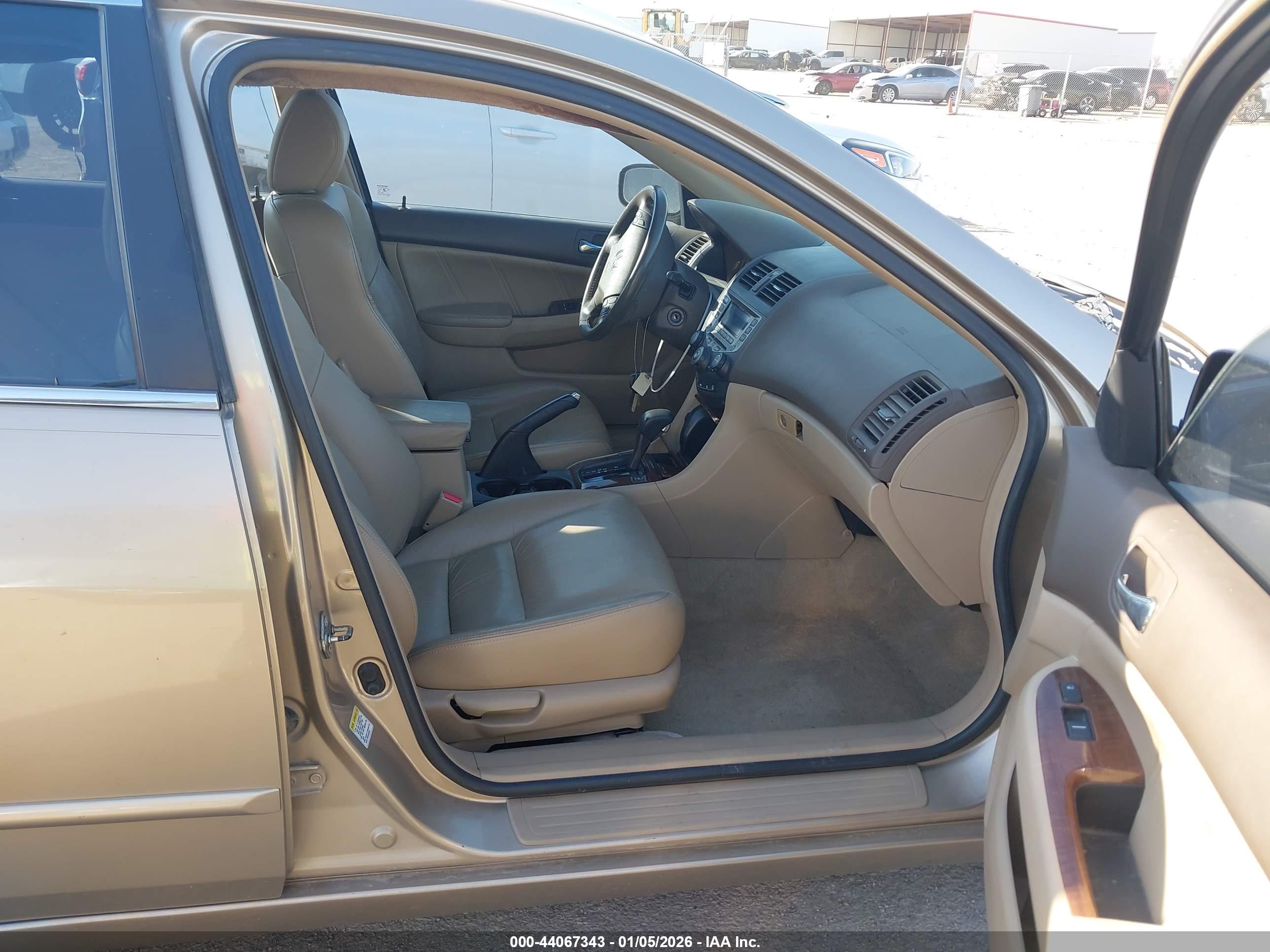HONDA ACCORD image 5