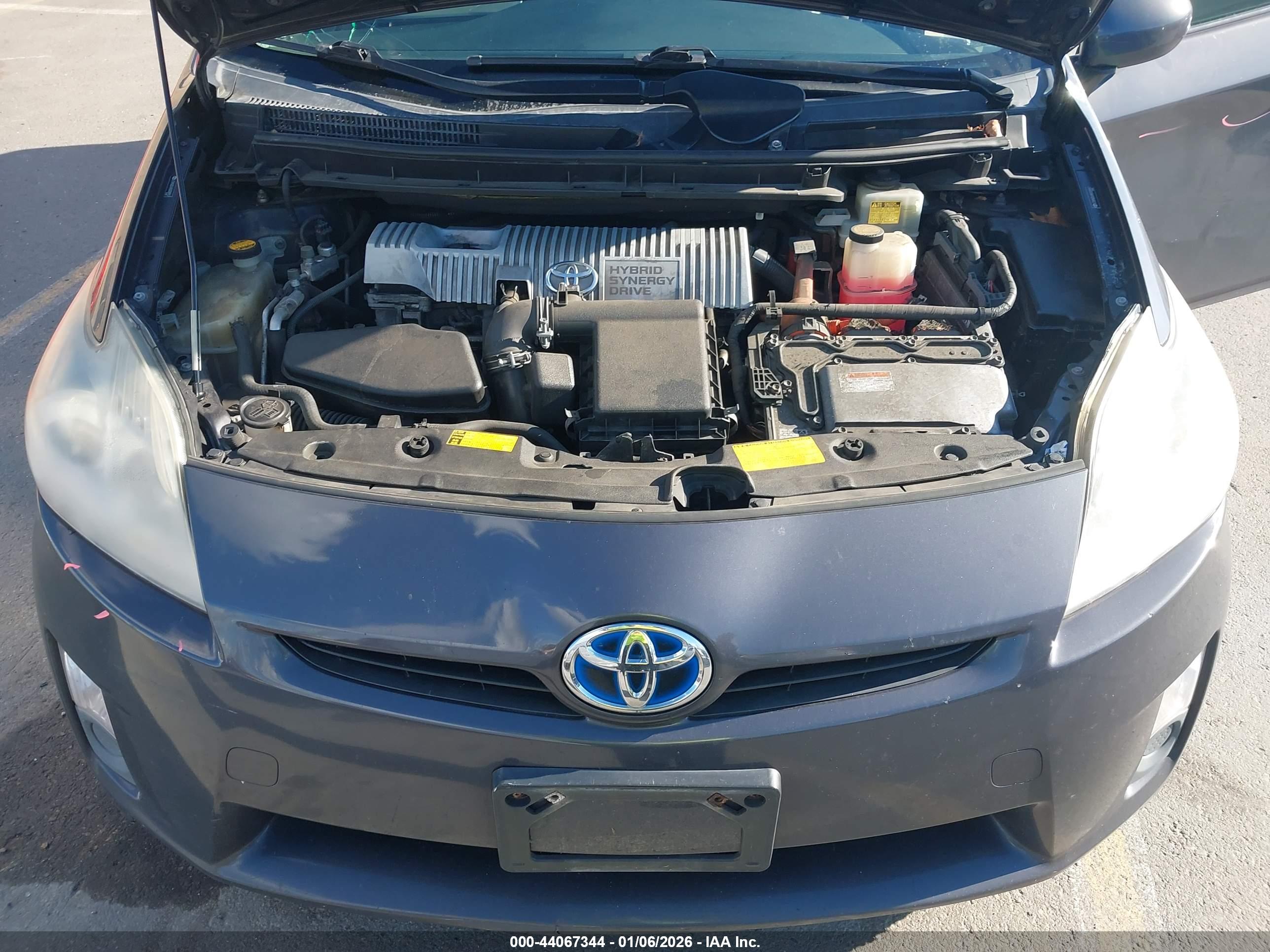 TOYOTA PRIUS image 10