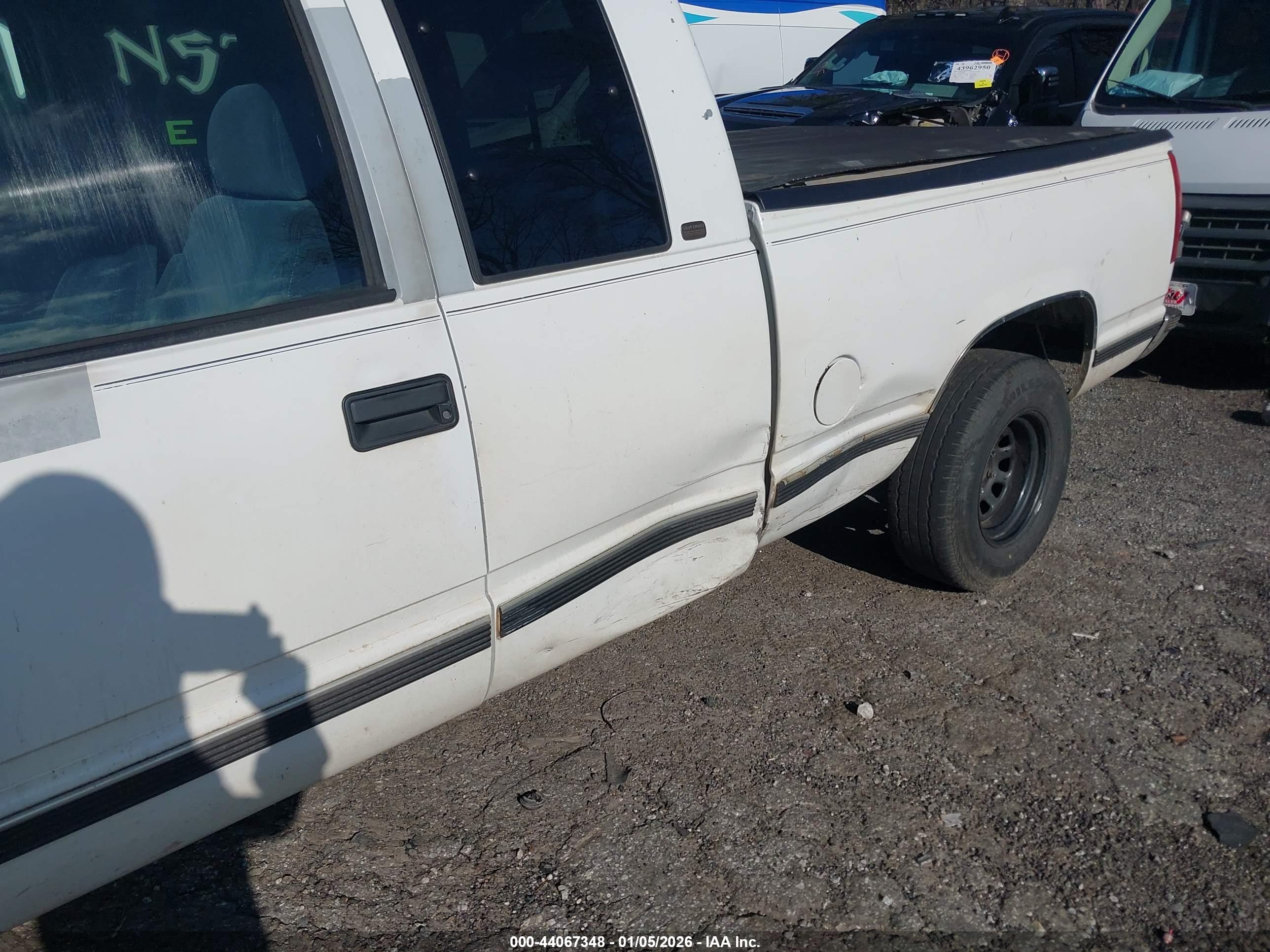 CHEVROLET C1500 image 6