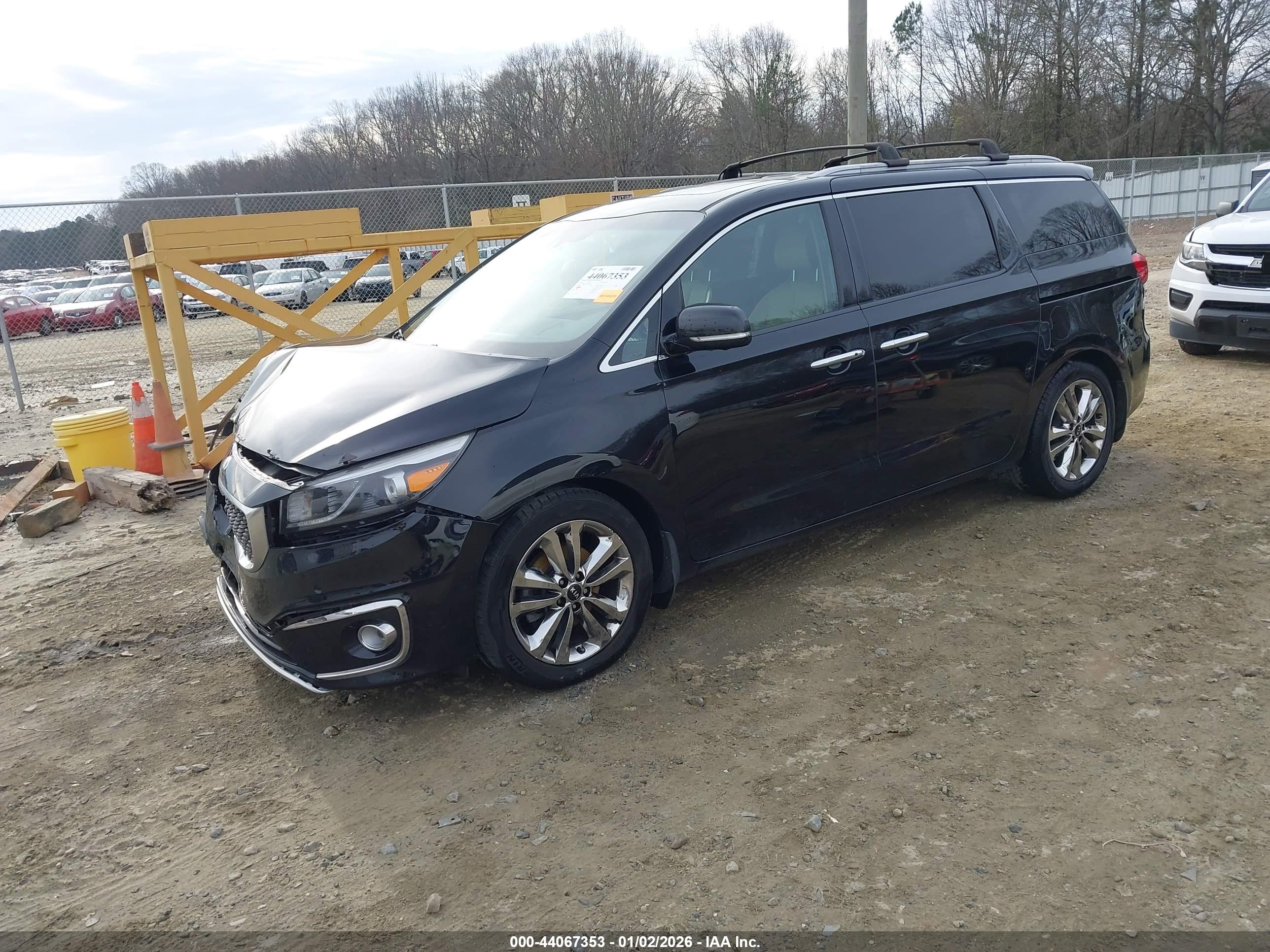 KIA SEDONA image 2