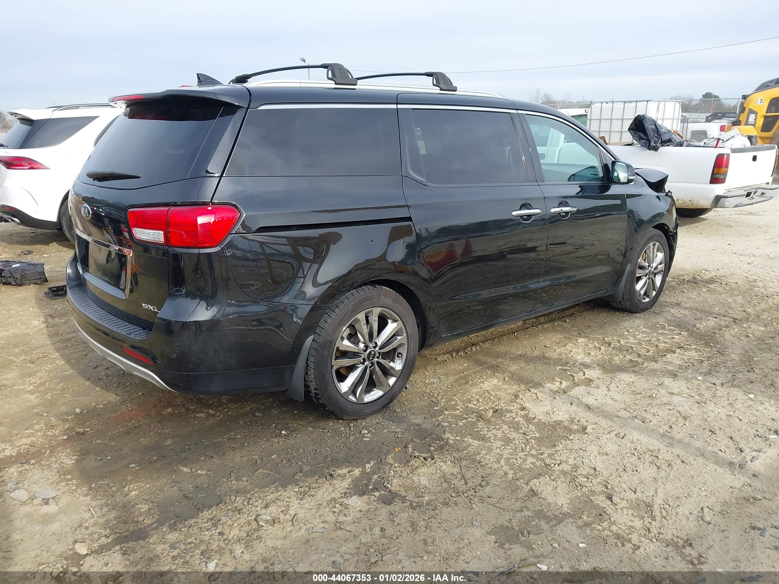KIA SEDONA image 4