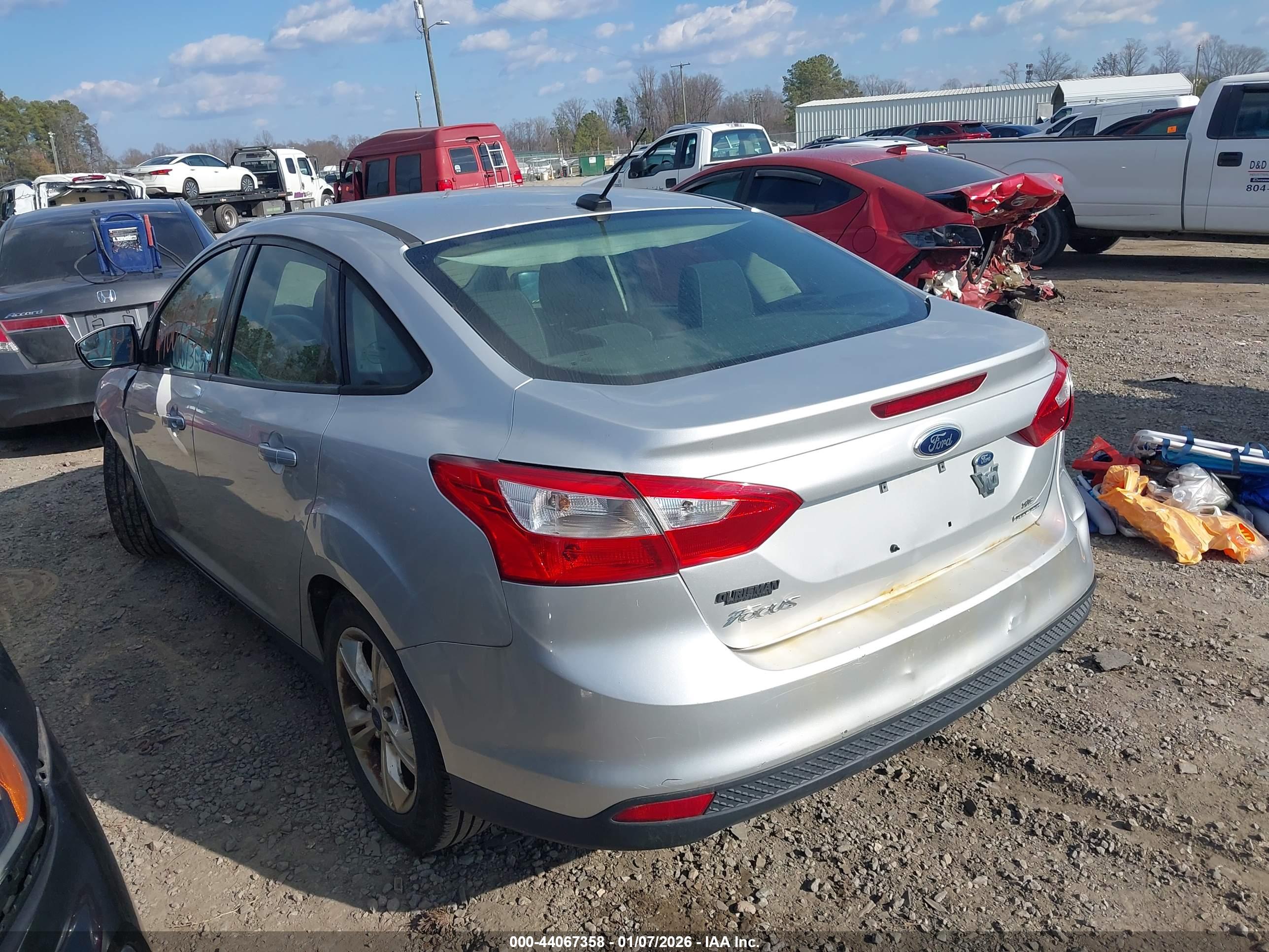 FORD FOCUS image 3