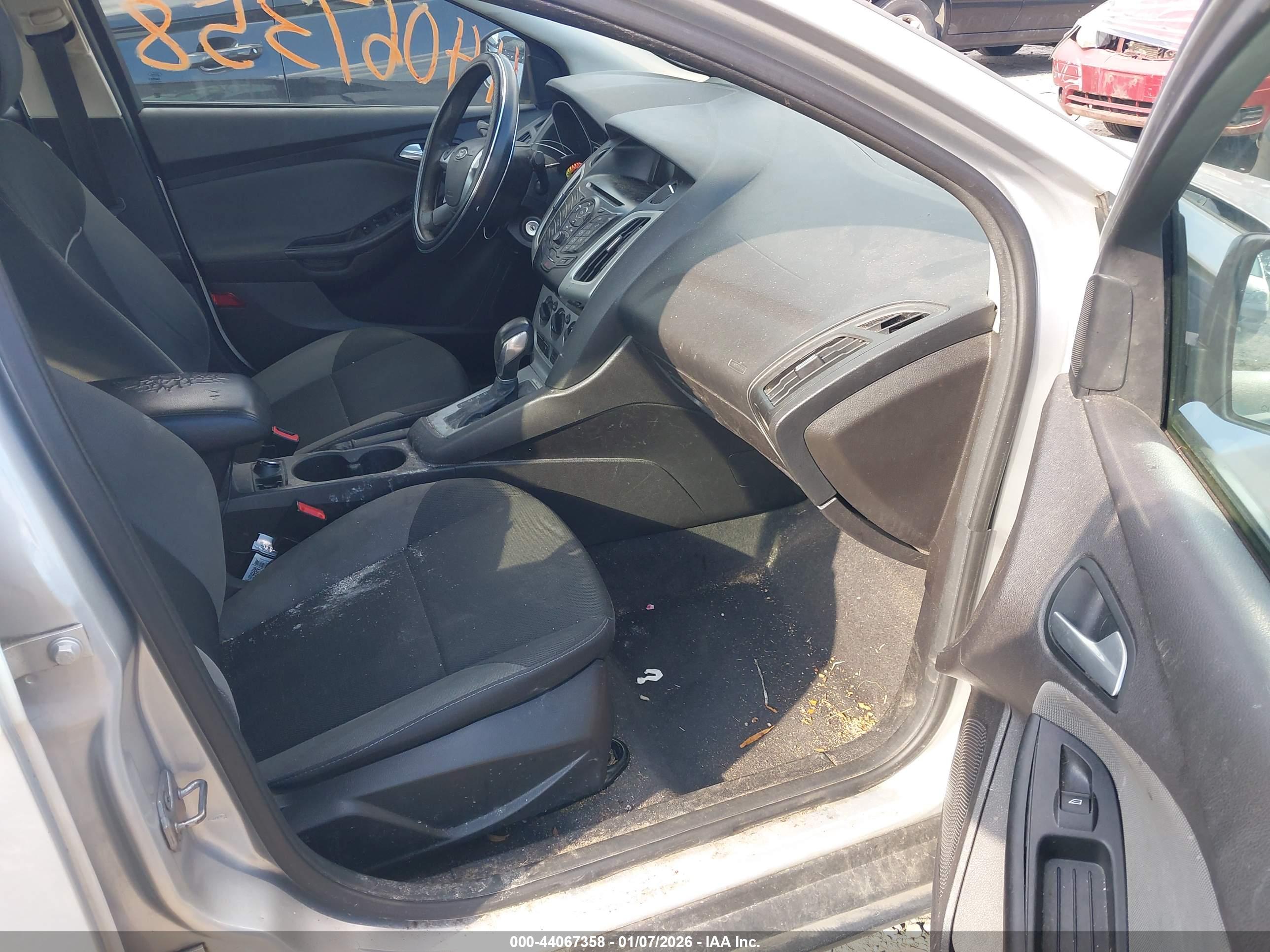 FORD FOCUS image 5