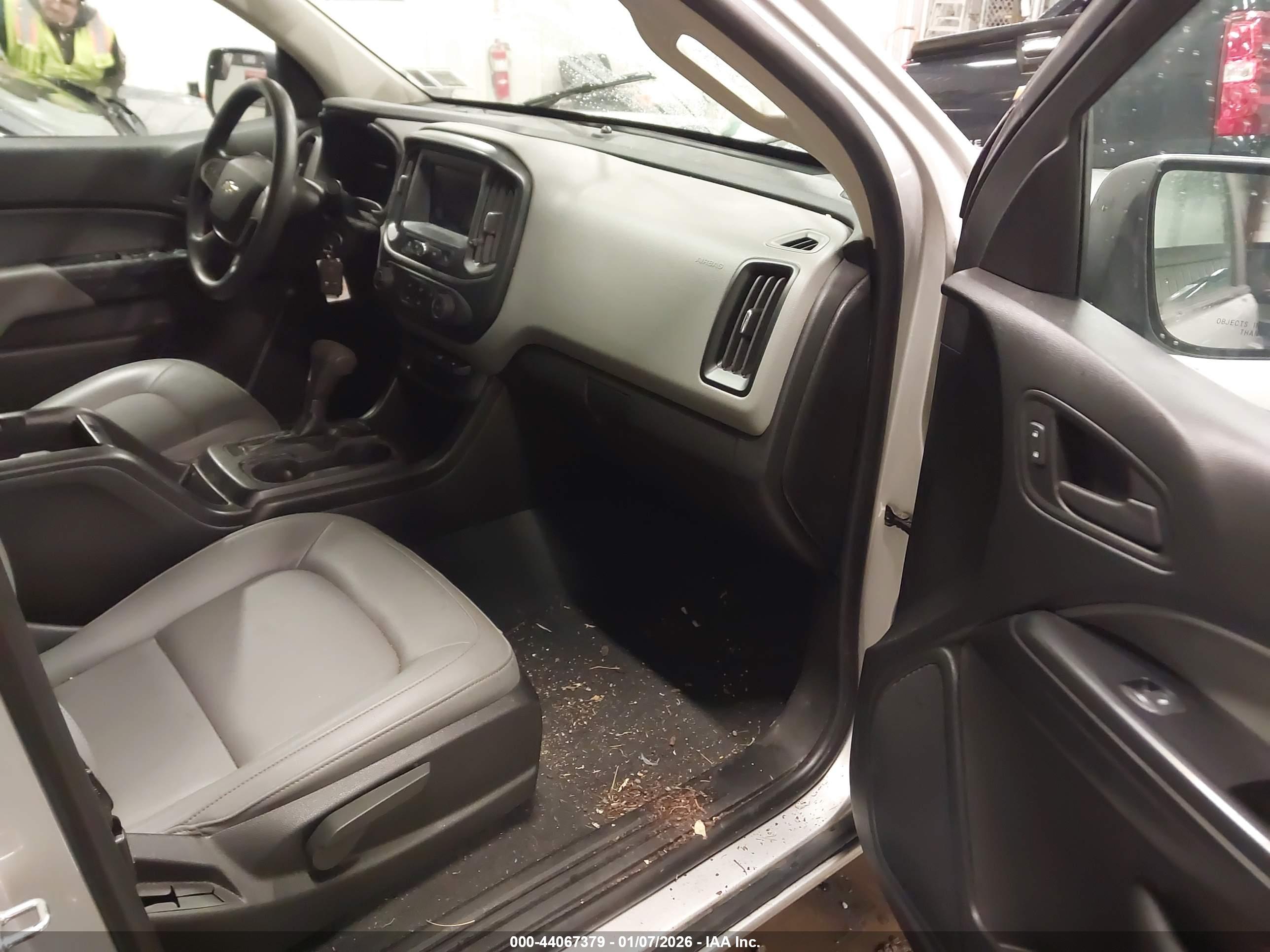 CHEVROLET COLORADO image 5