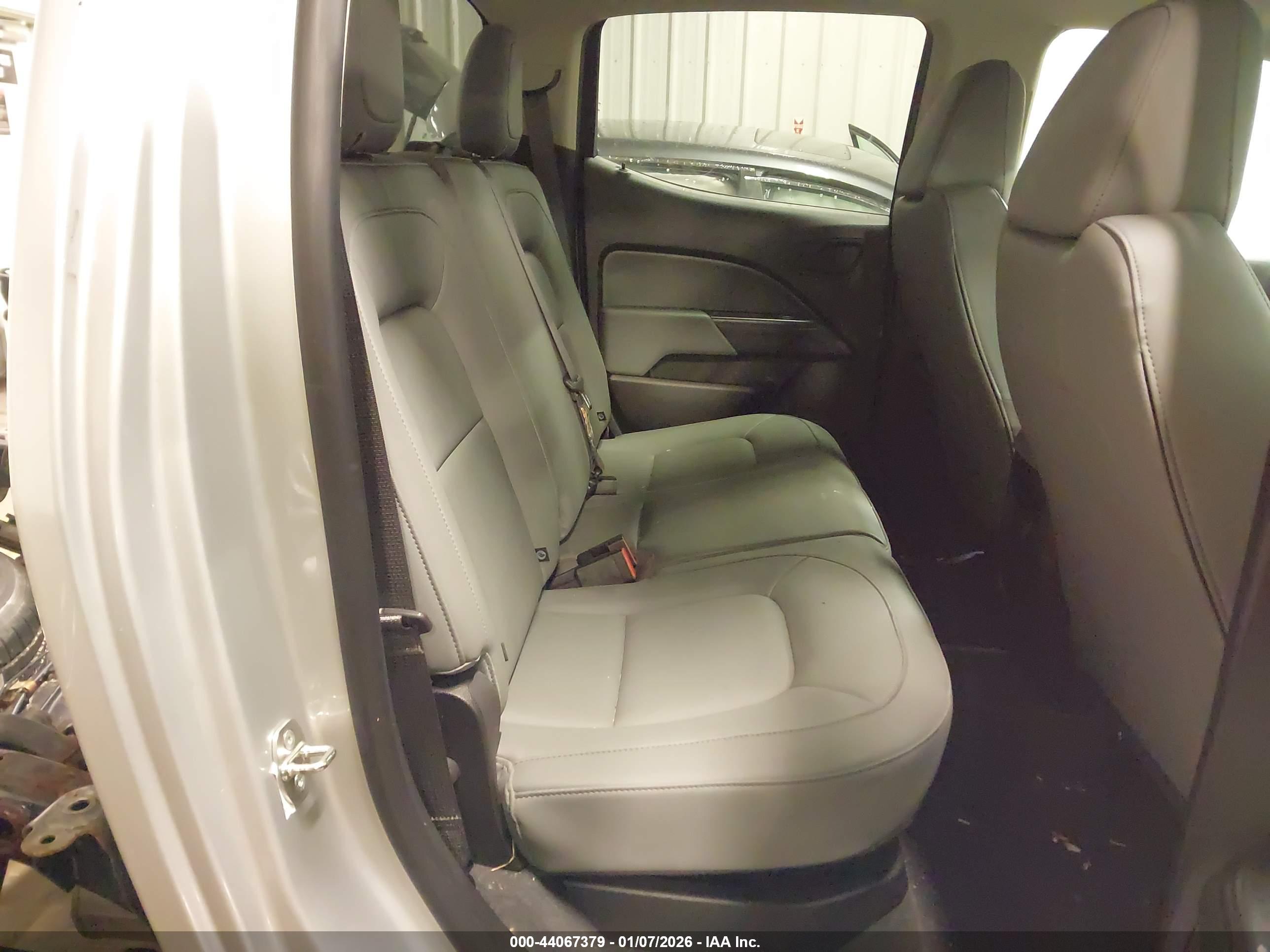 CHEVROLET COLORADO image 8