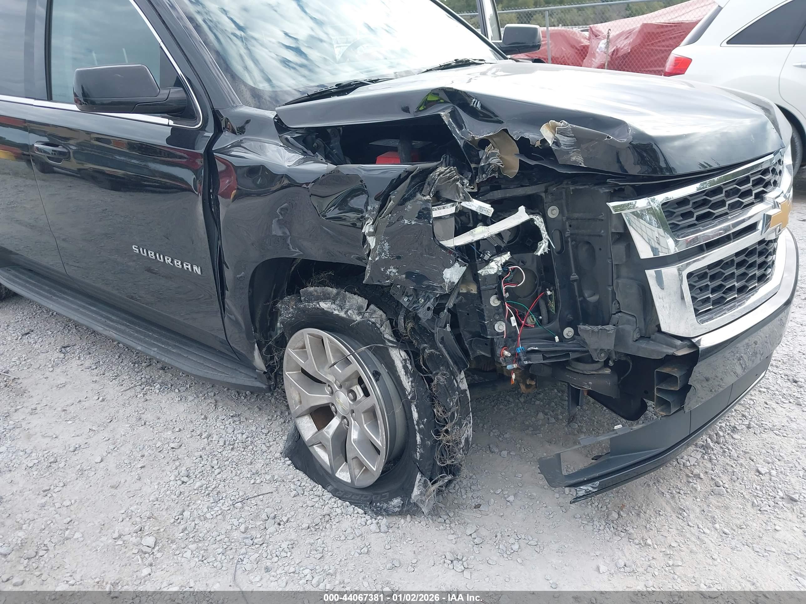 CHEVROLET SUBURBAN image 6