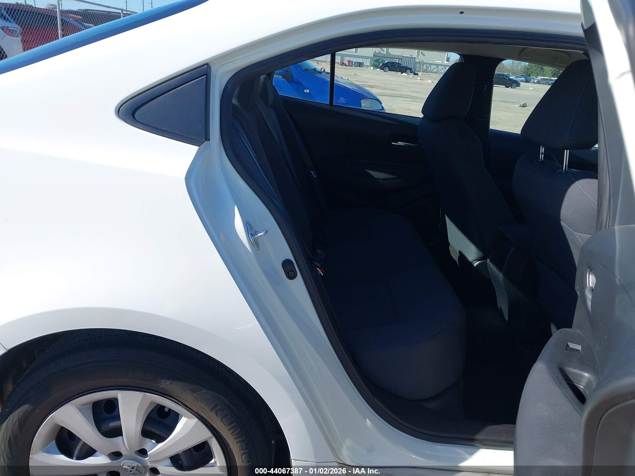 TOYOTA COROLLA image 8