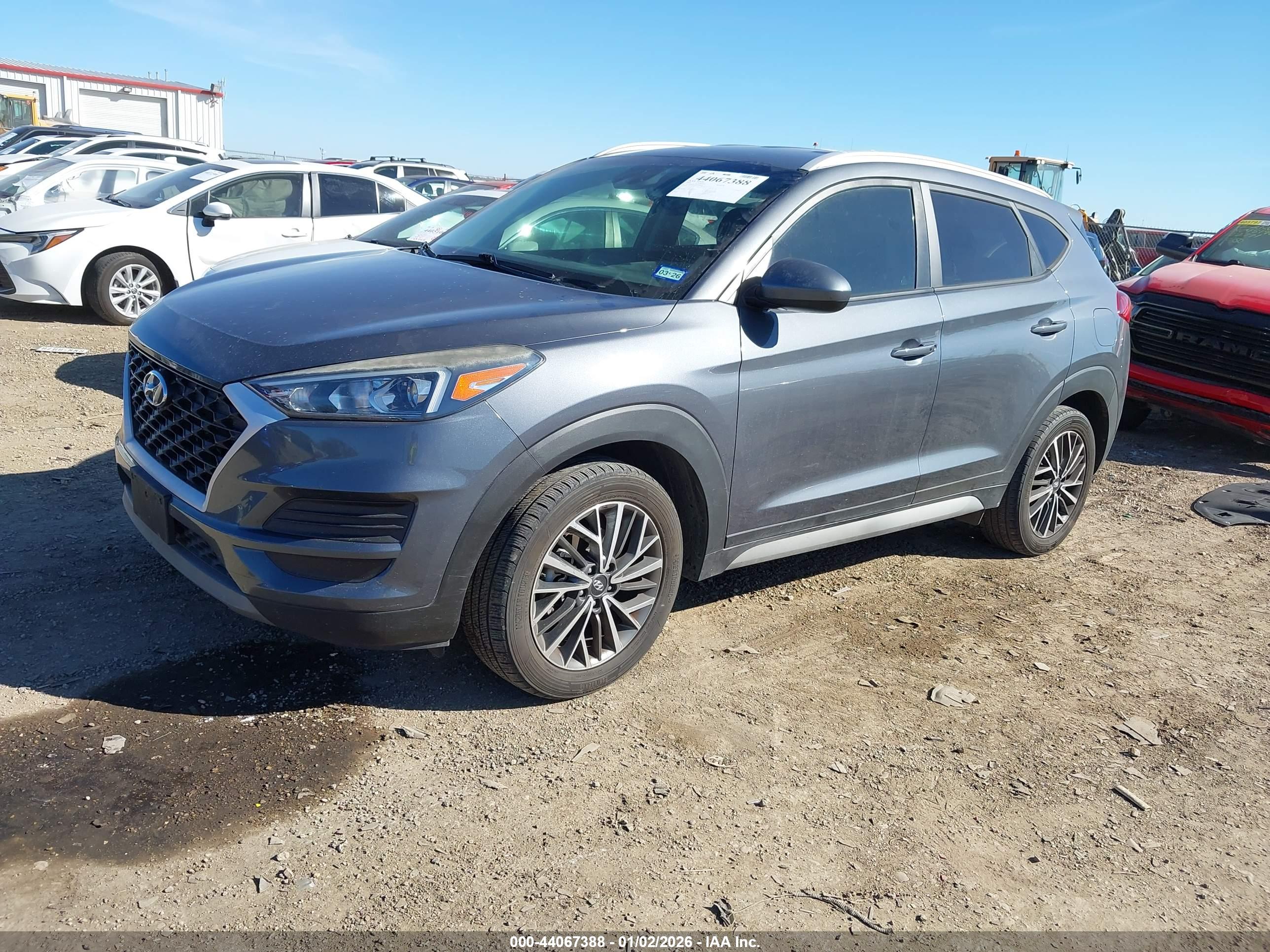 HYUNDAI TUCSON image 2
