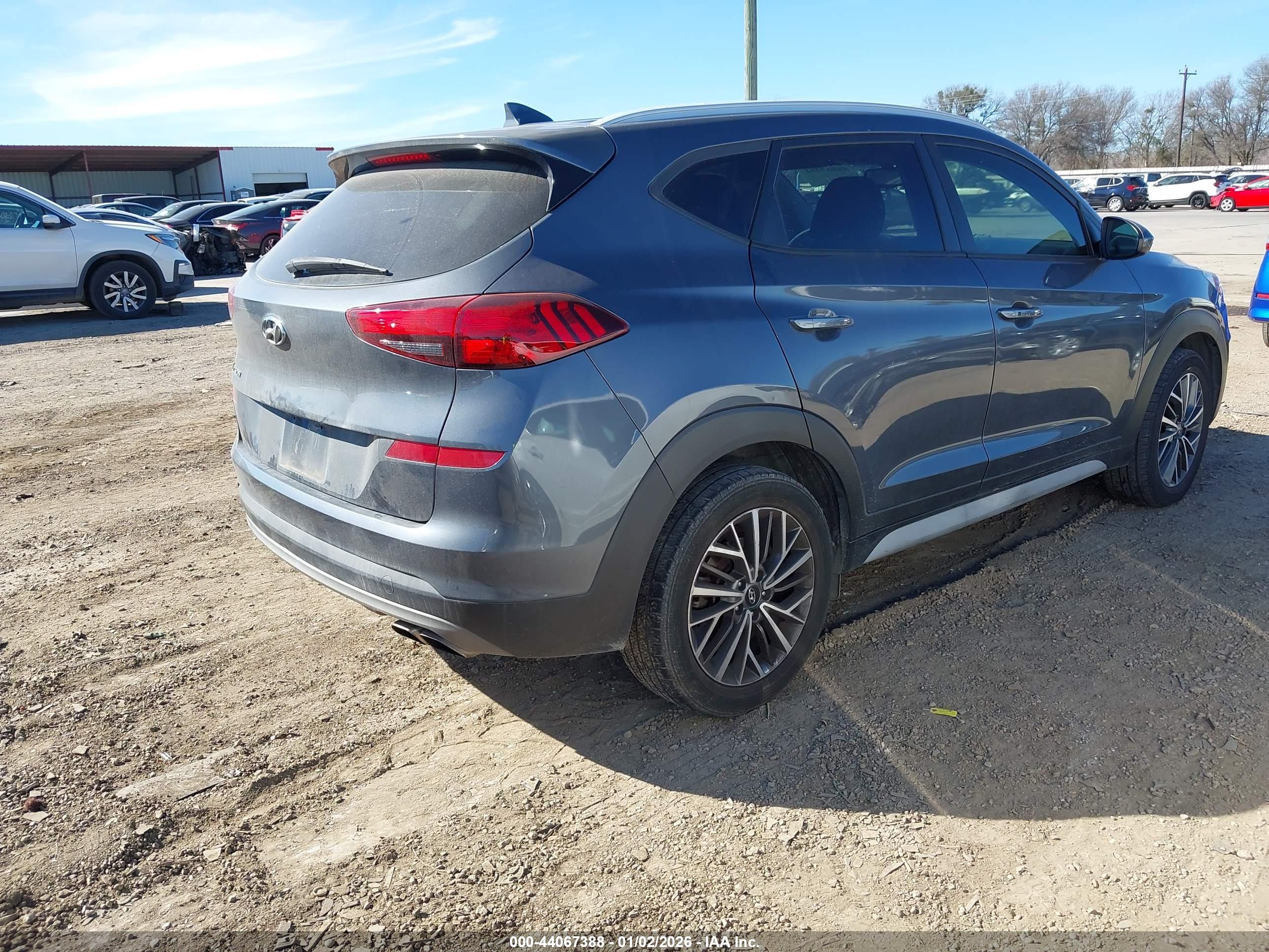 HYUNDAI TUCSON image 4