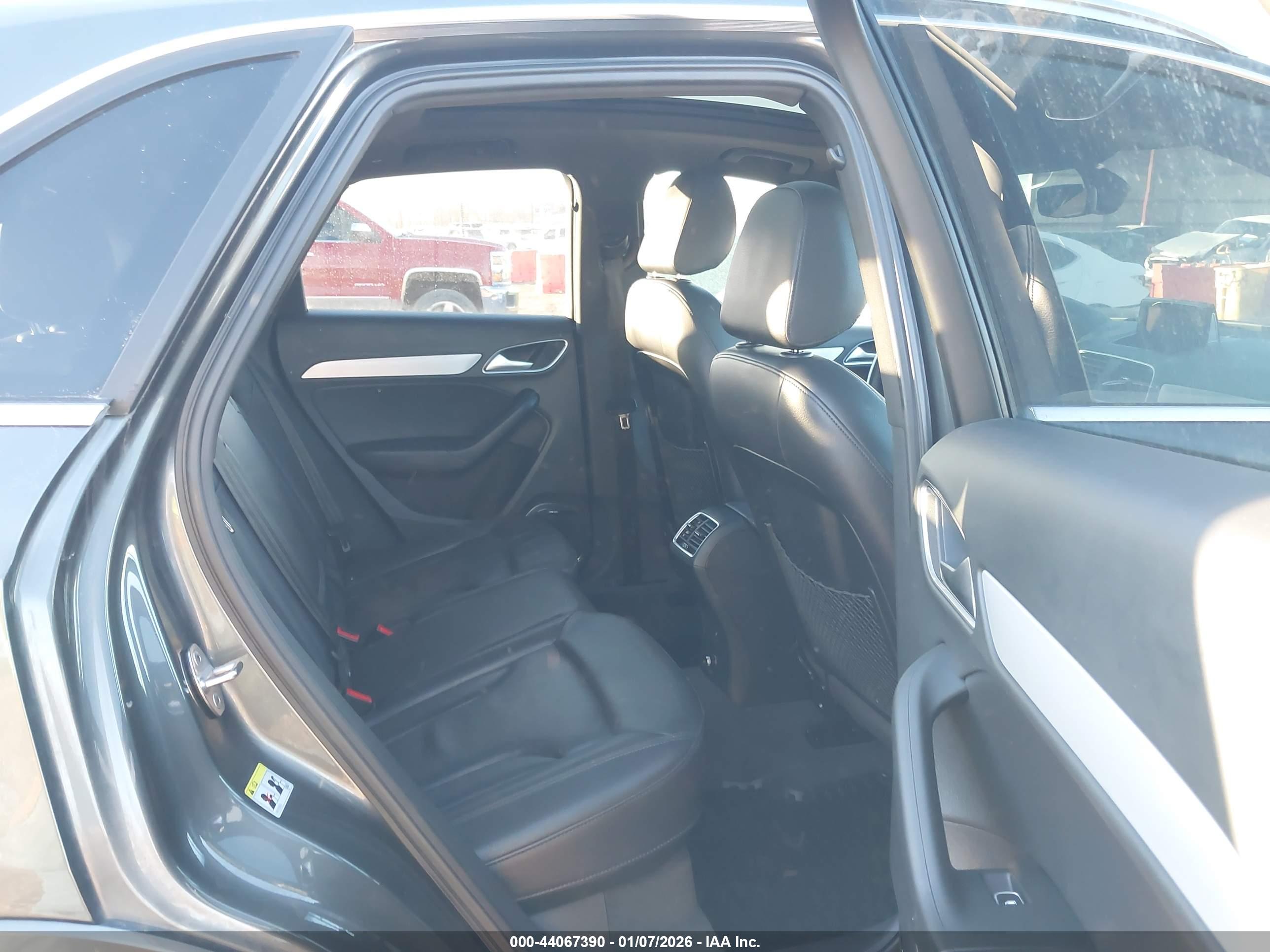 AUDI Q3 image 8