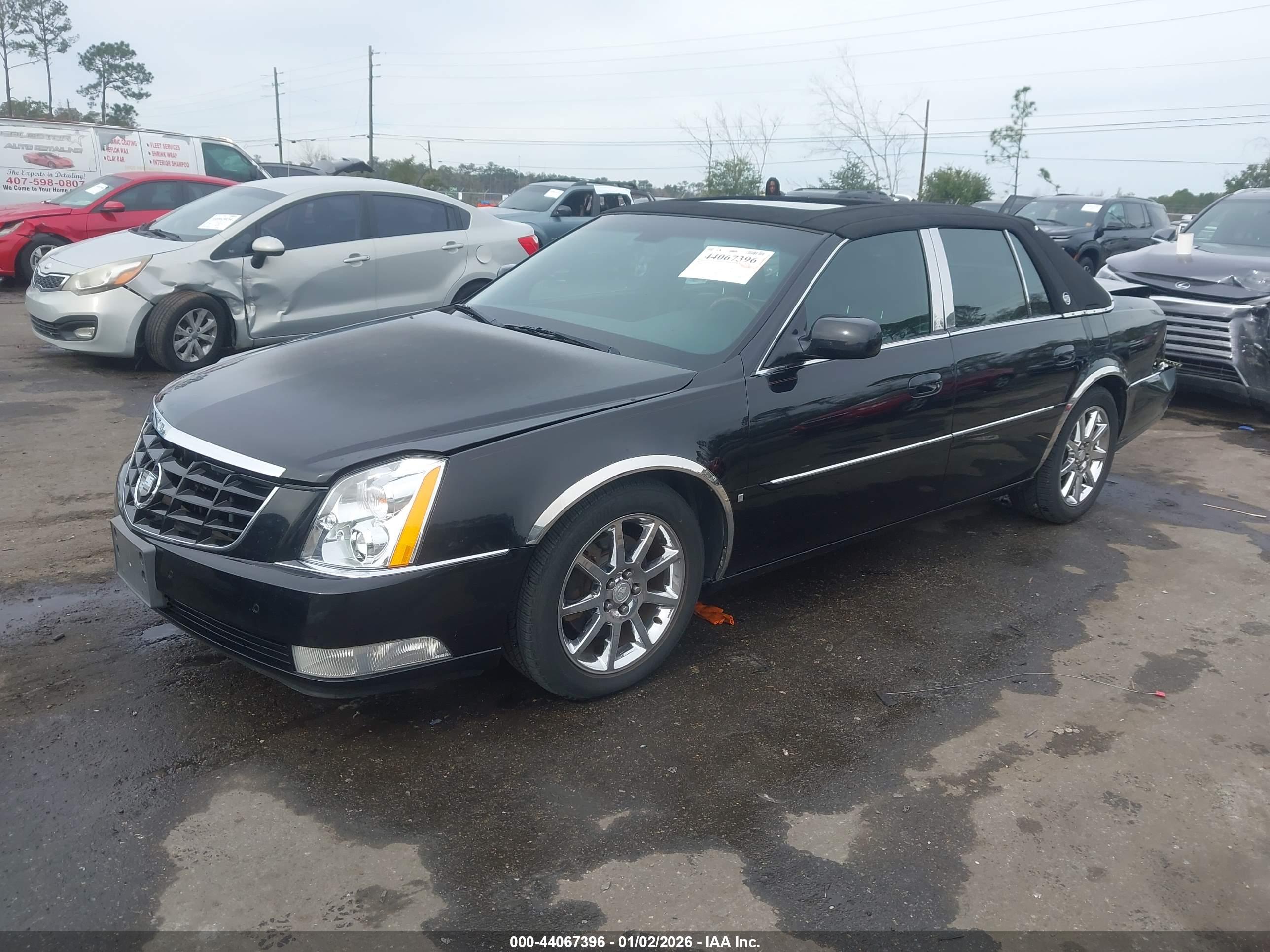 CADILLAC DTS image 2