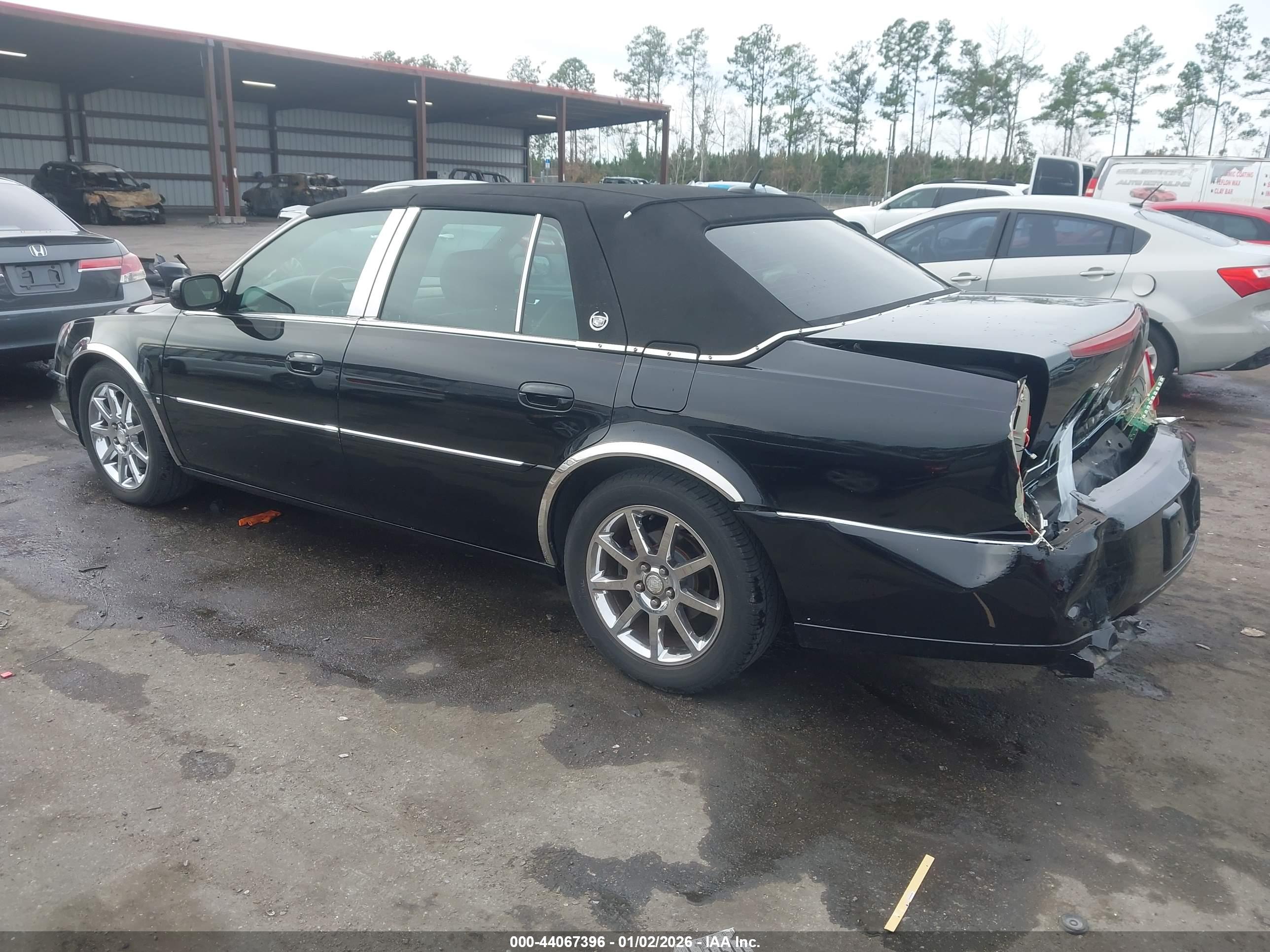 CADILLAC DTS image 3