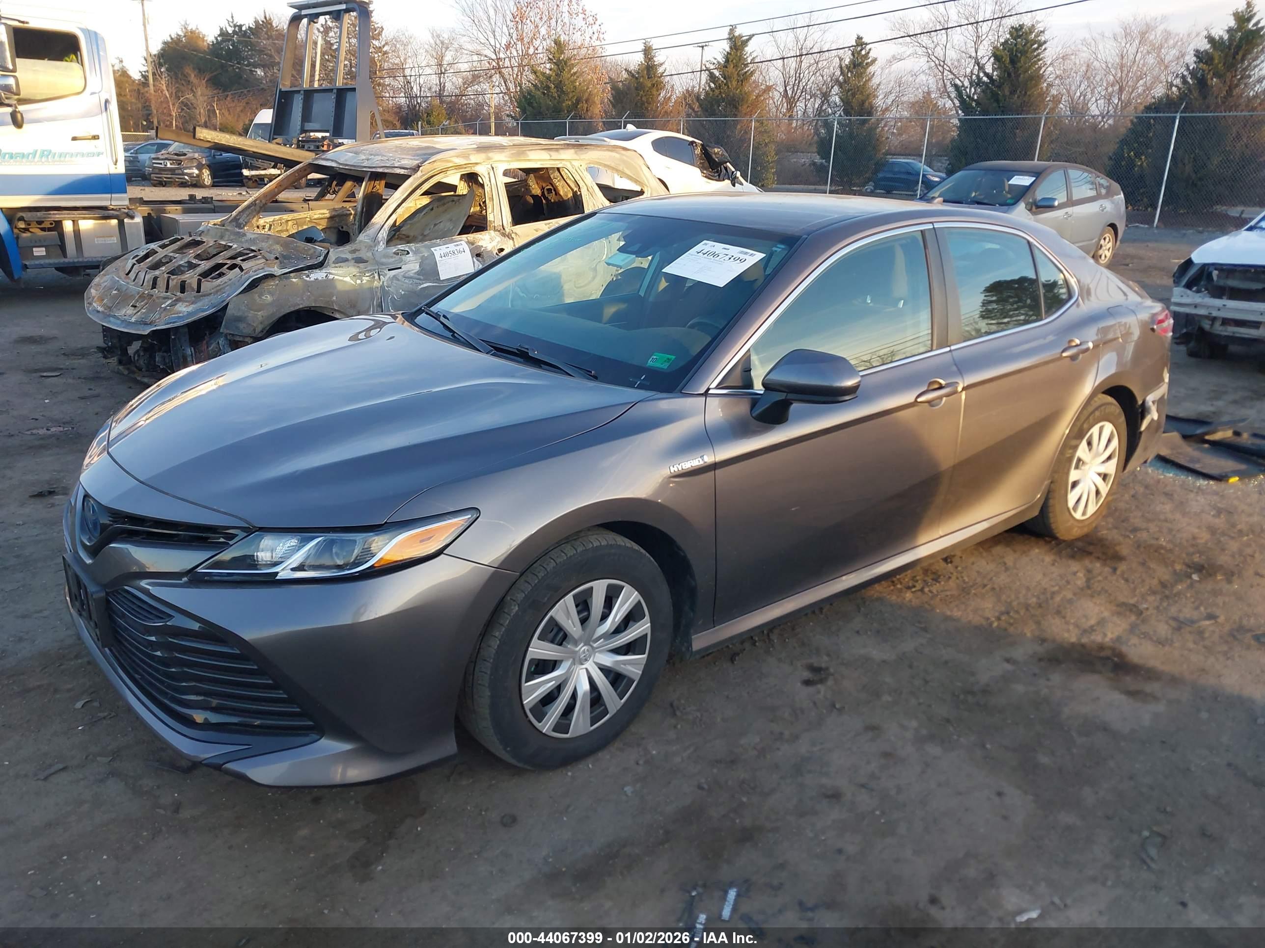 TOYOTA CAMRY image 2