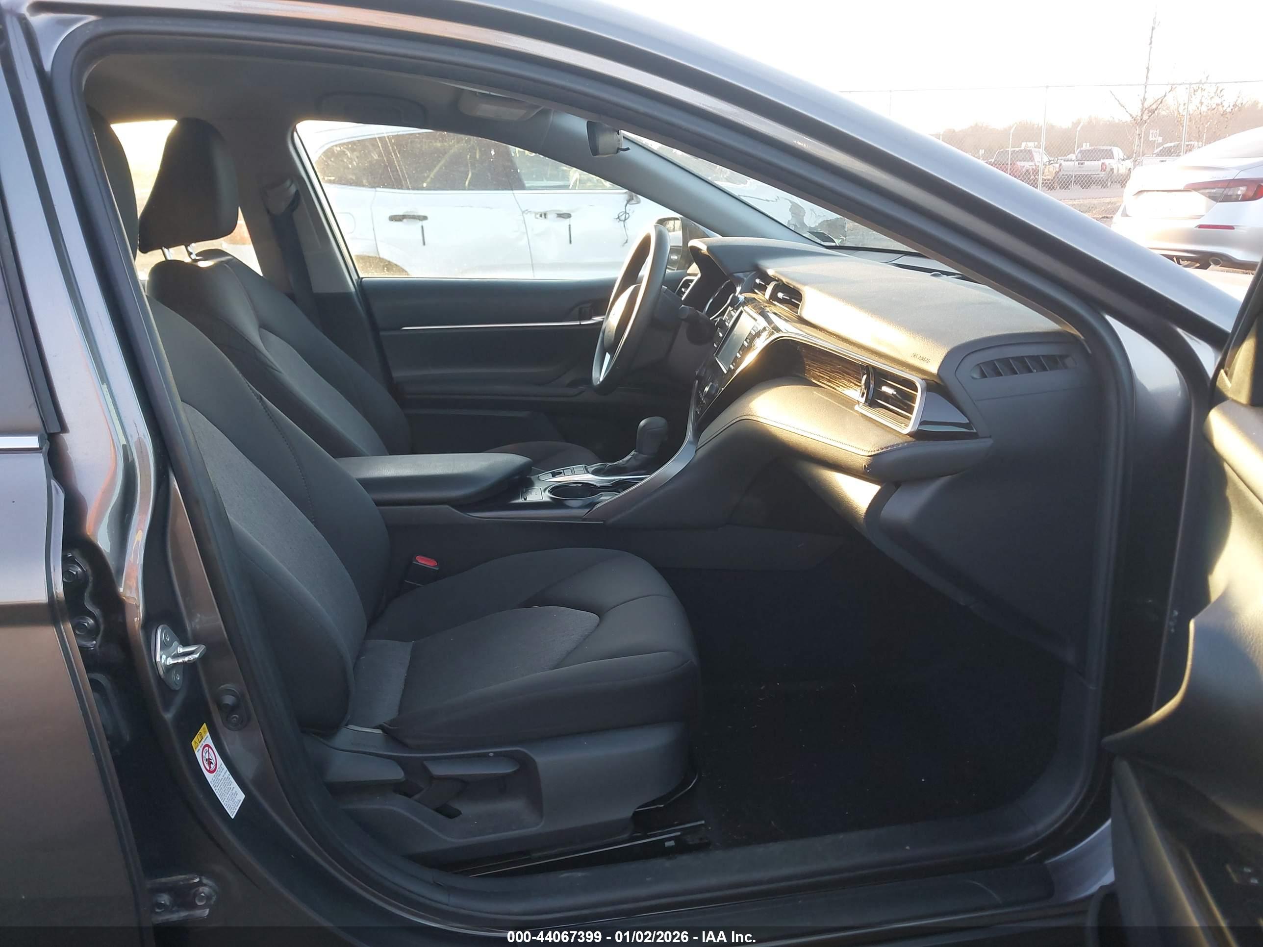 TOYOTA CAMRY image 5