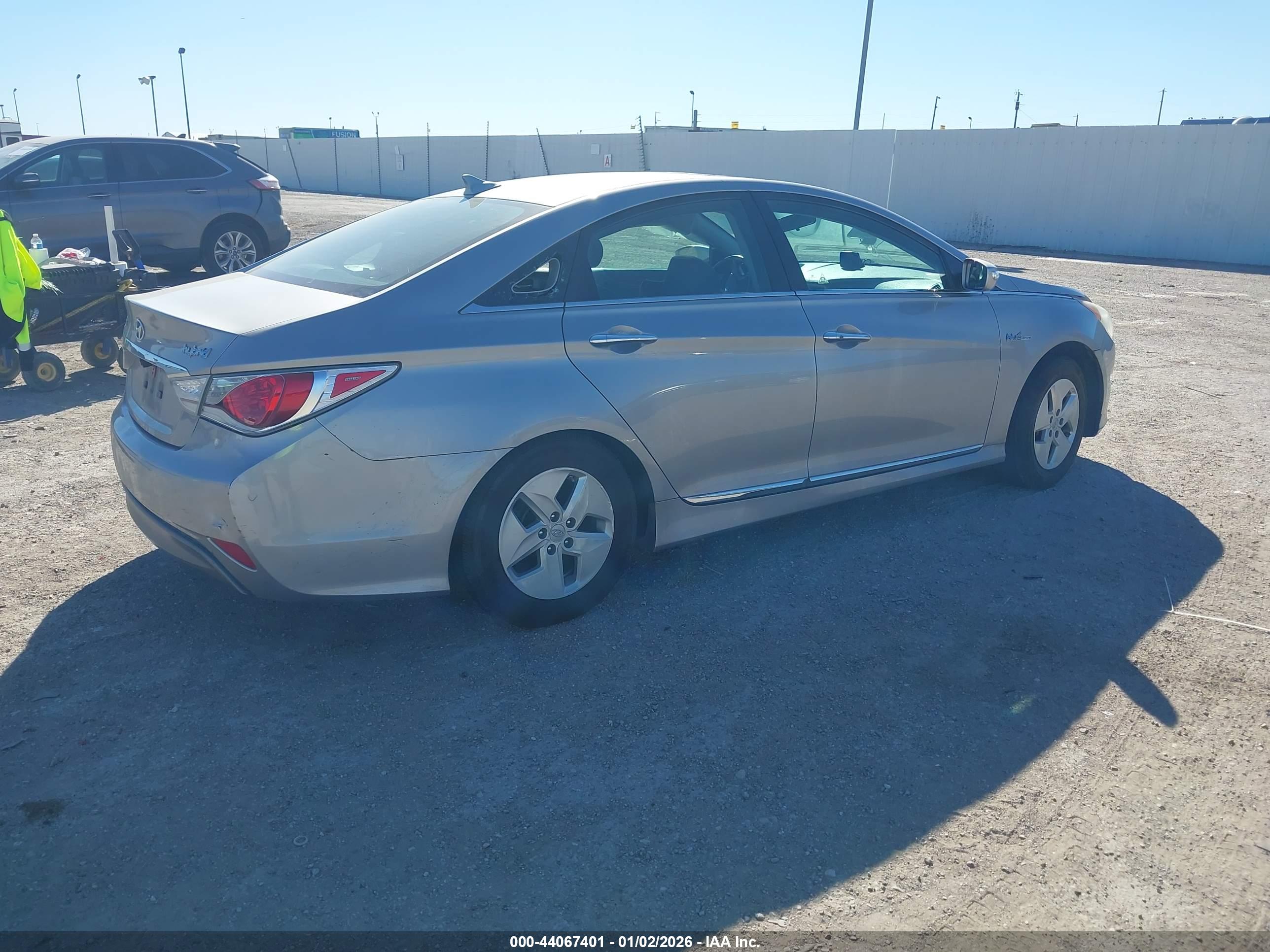 HYUNDAI SONATA image 4