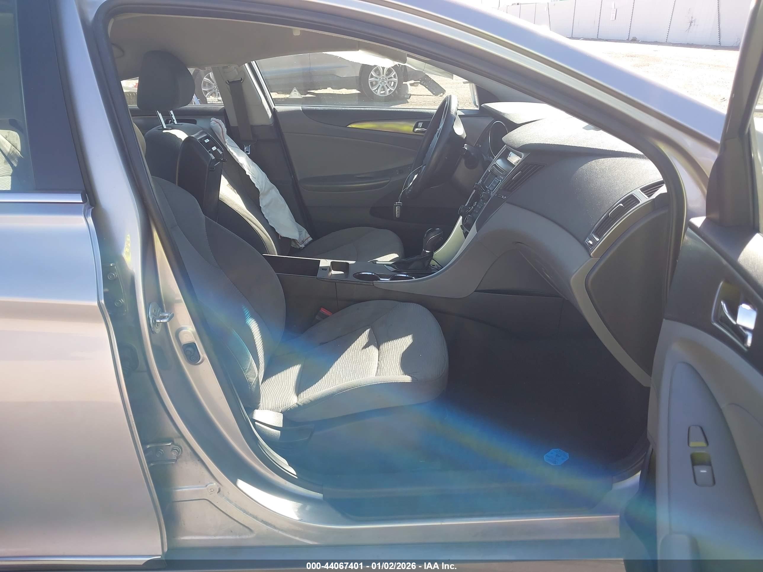 HYUNDAI SONATA image 5