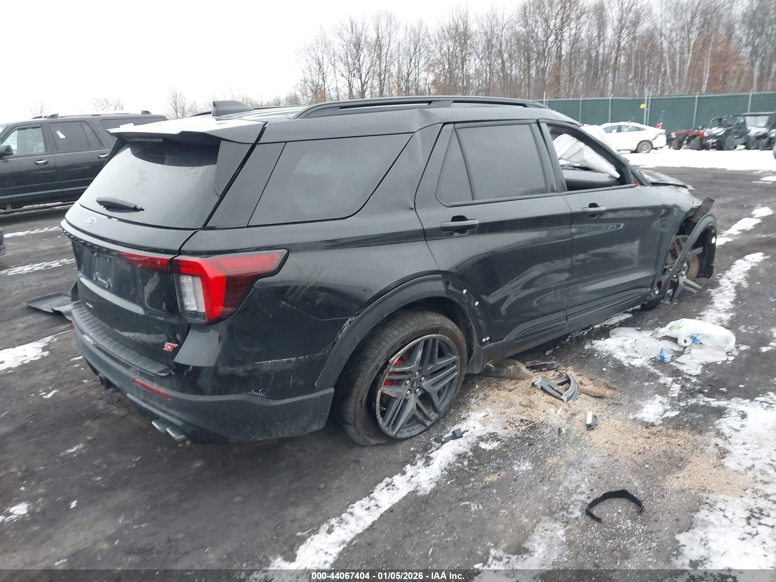 FORD EXPLORER image 4