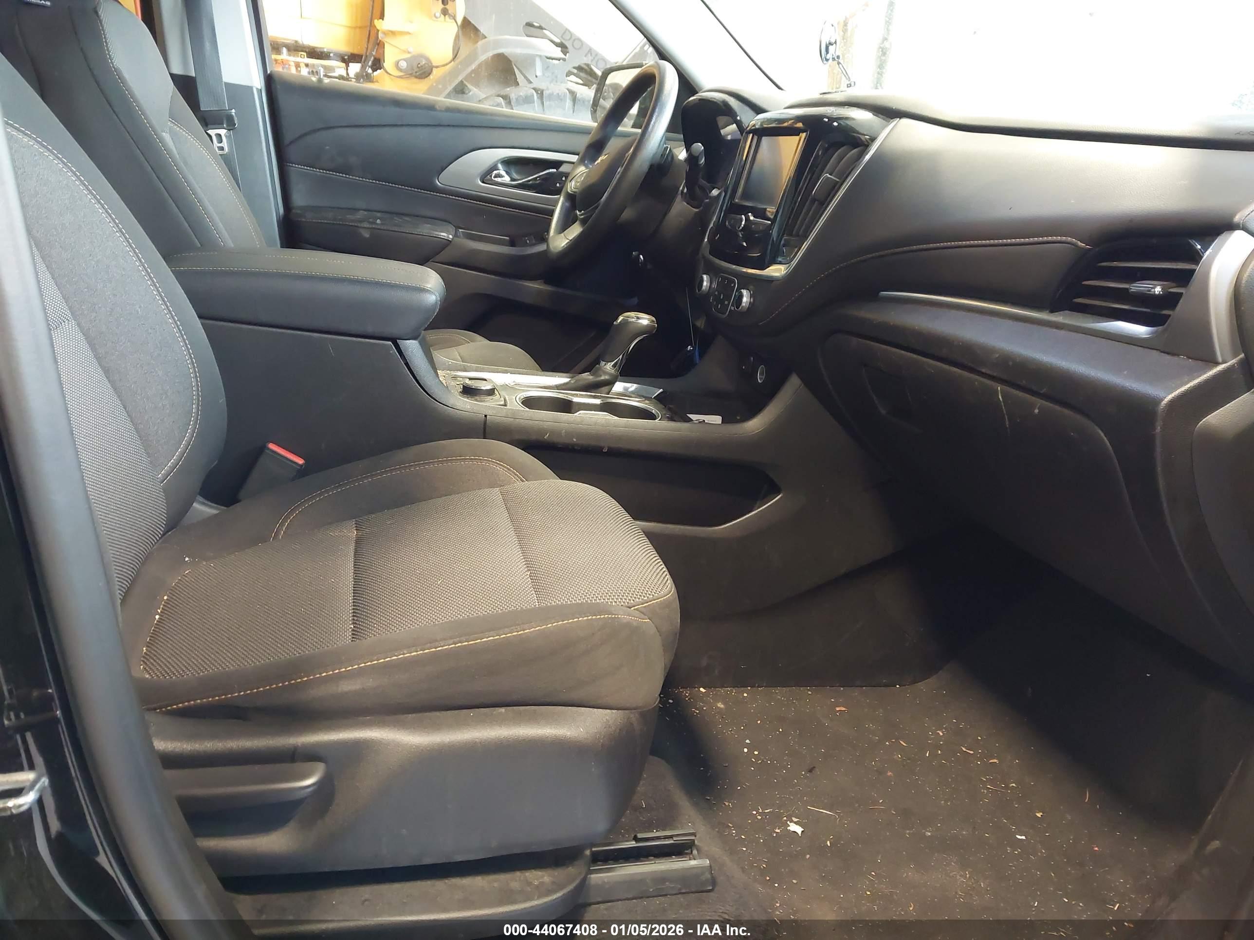 CHEVROLET TRAVERSE image 5