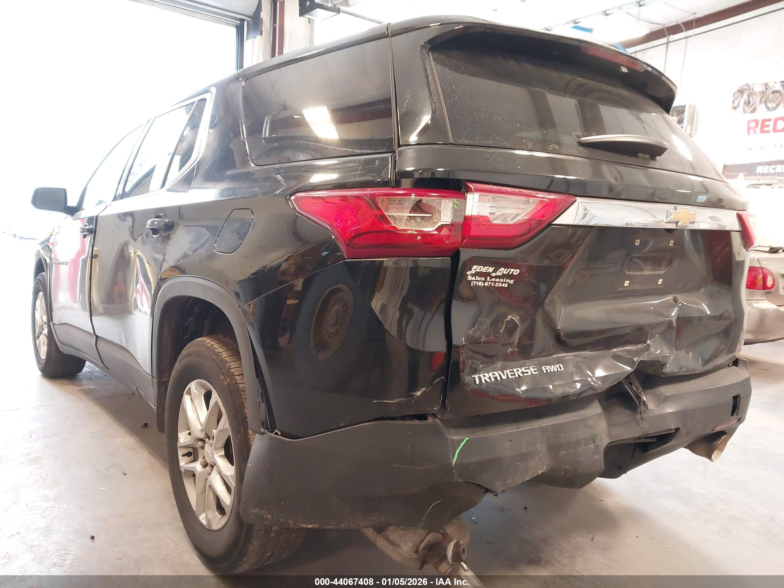 CHEVROLET TRAVERSE image 6