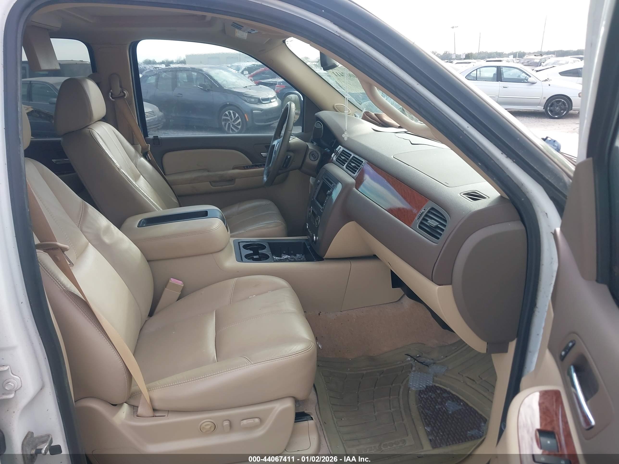 GMC YUKON image 5
